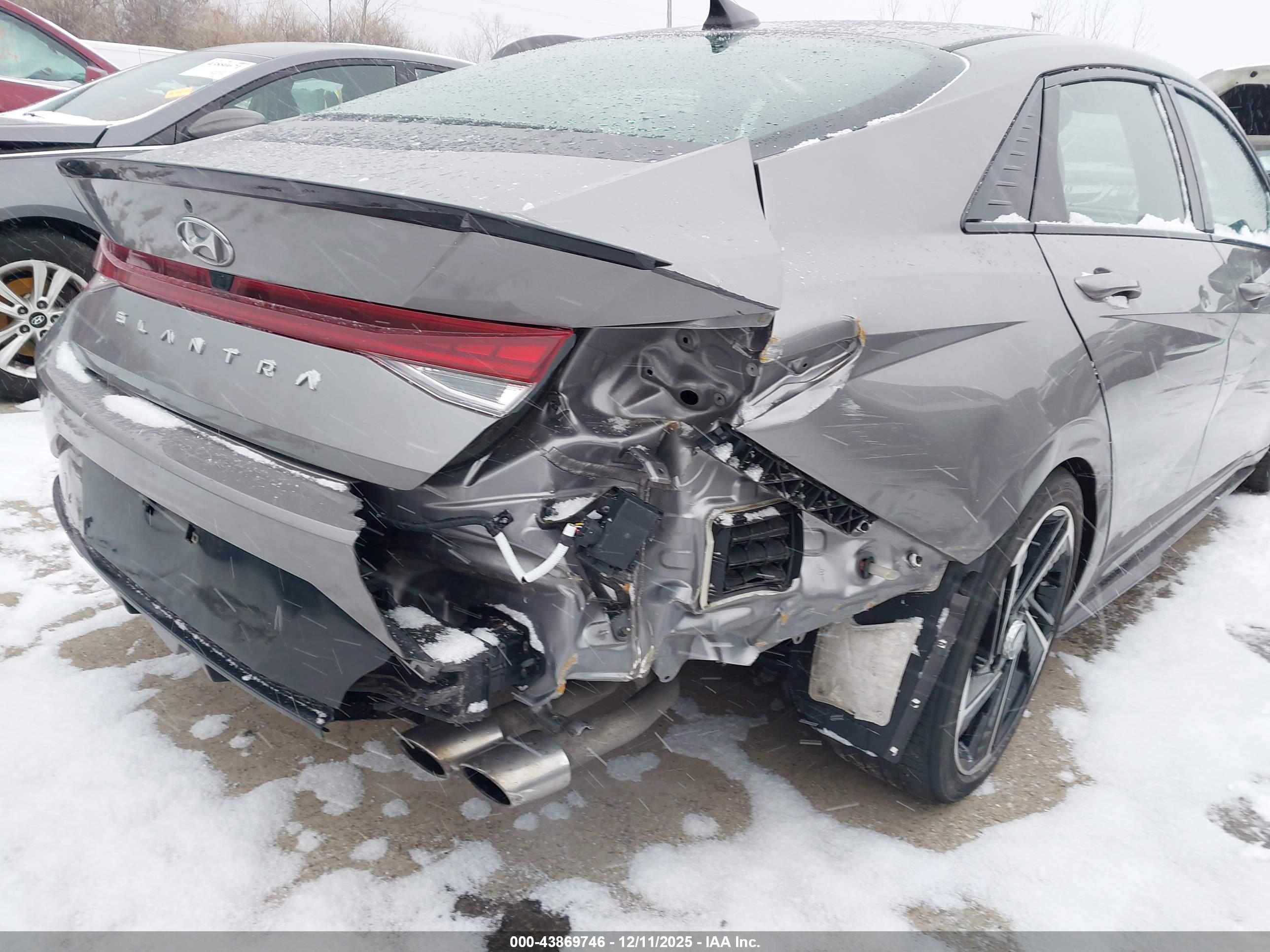 HYUNDAI ELANTRA image 6