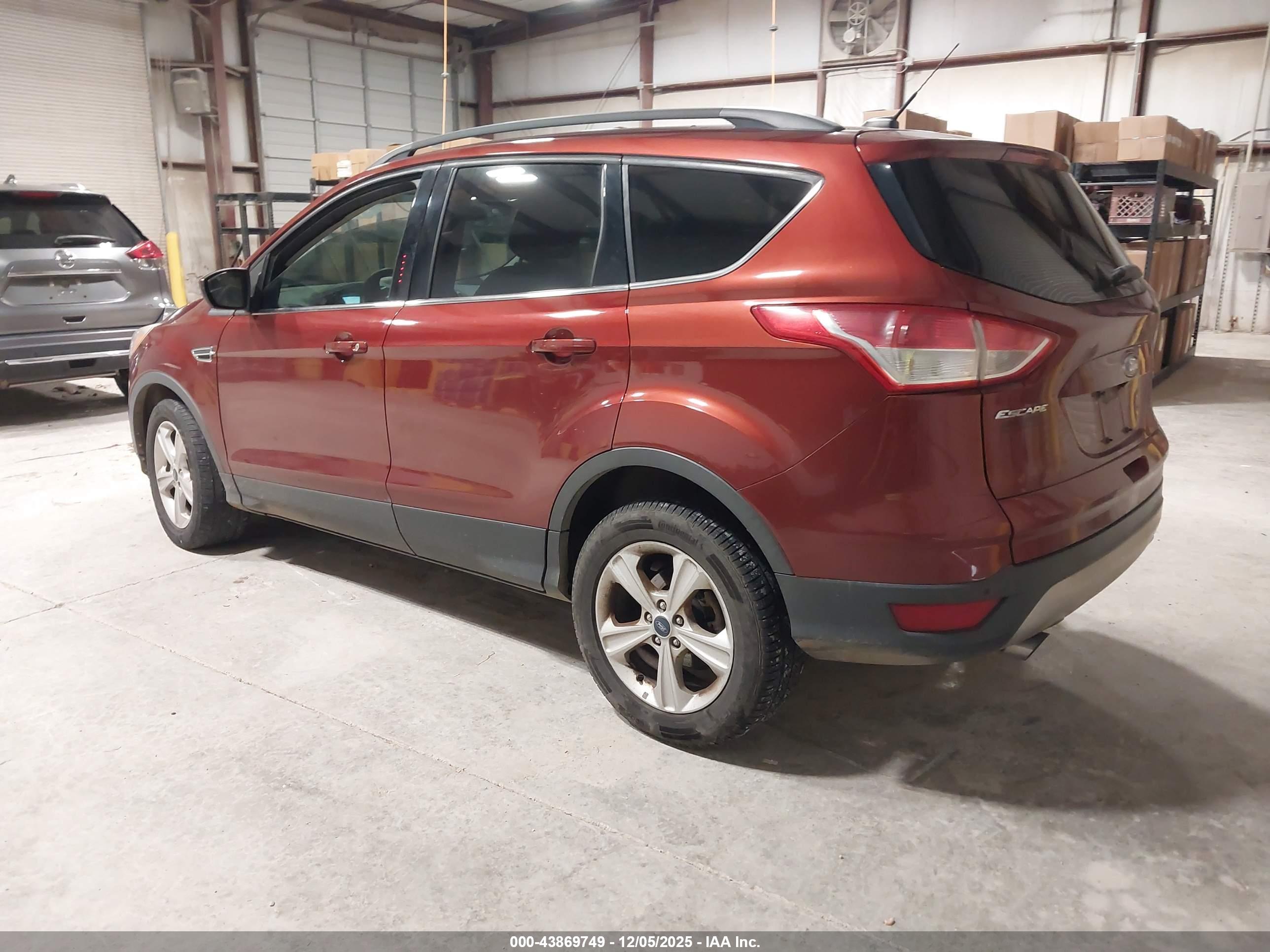 FORD ESCAPE image 3