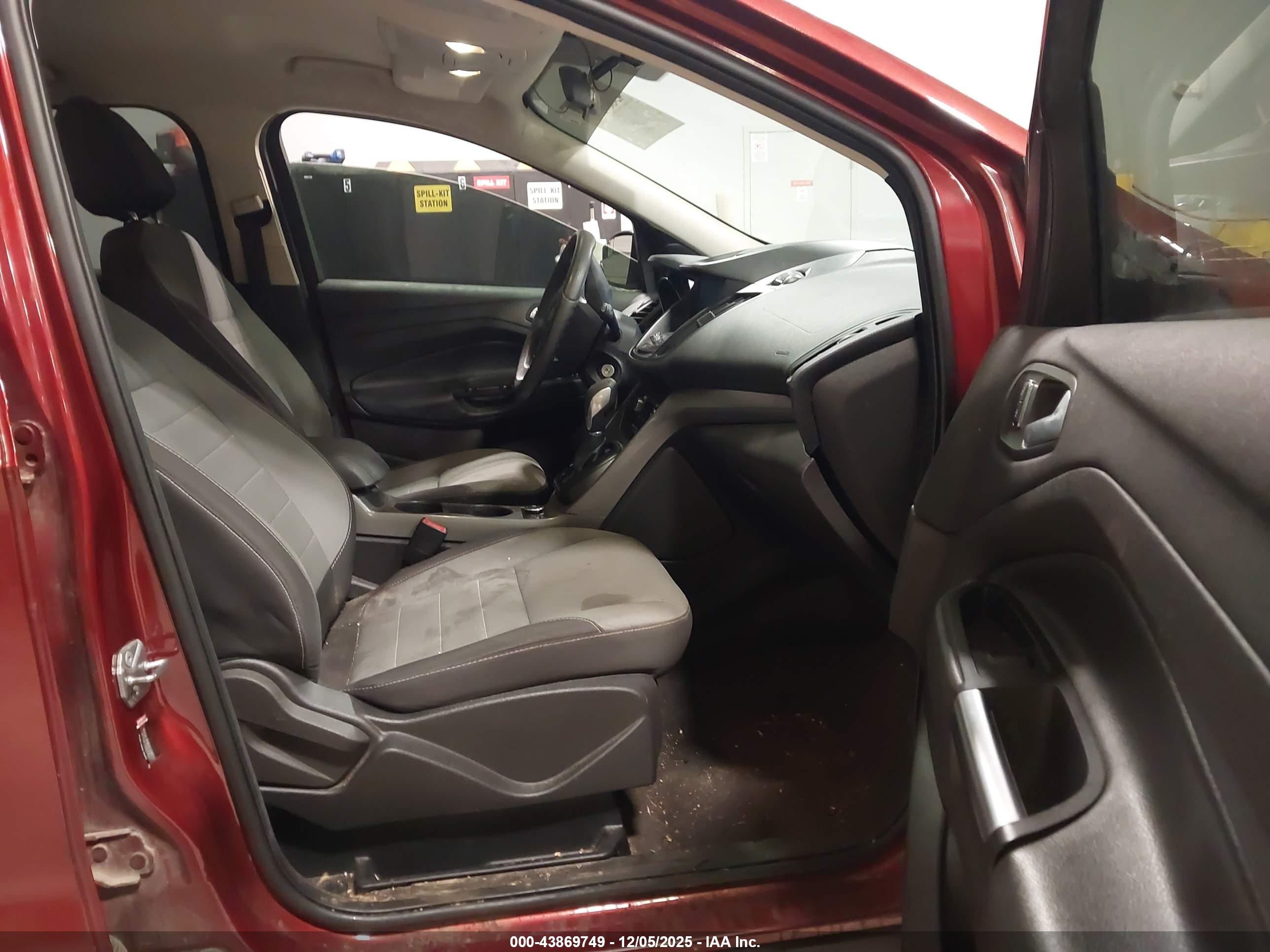 FORD ESCAPE image 5
