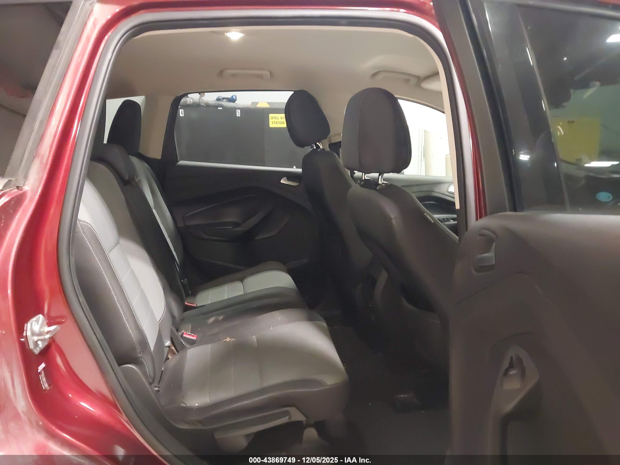 FORD ESCAPE image 8
