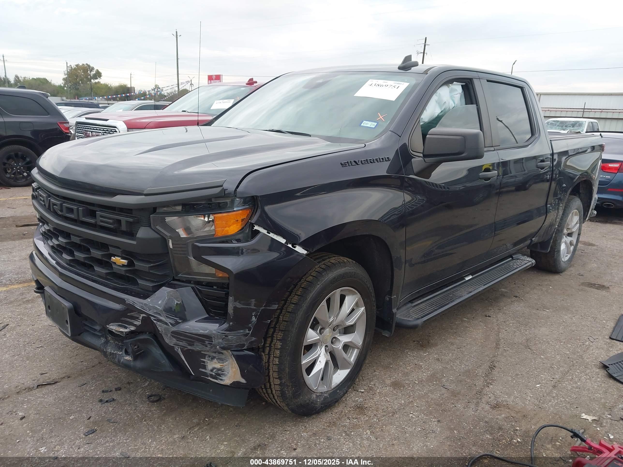 CHEVROLET SILVERADO image 2