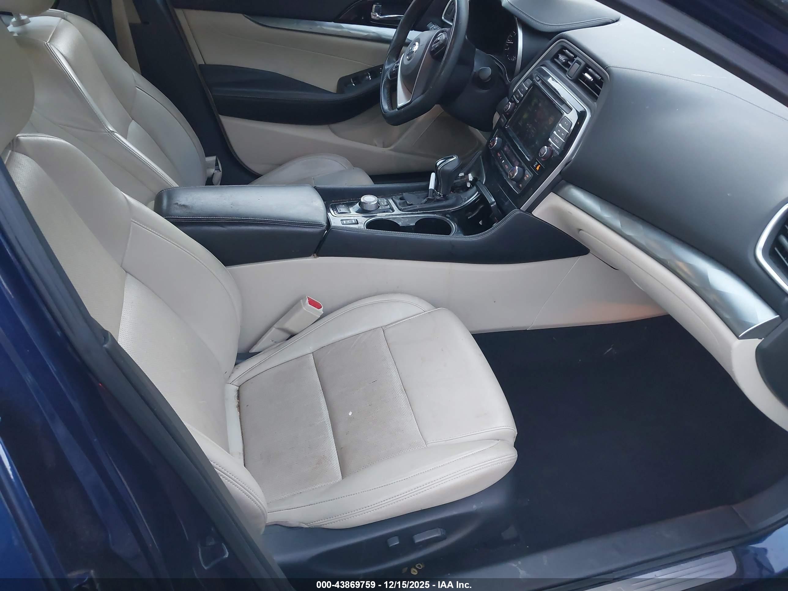 NISSAN MAXIMA image 5