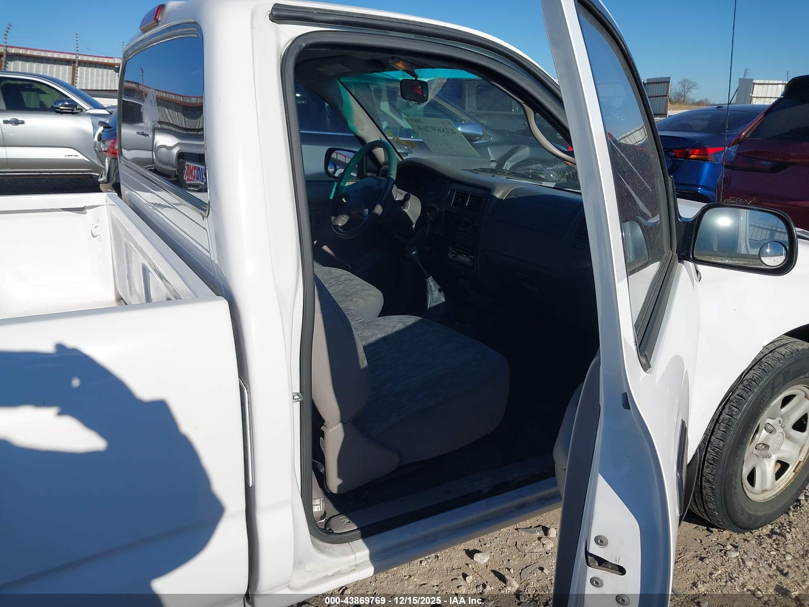 TOYOTA TACOMA image 5