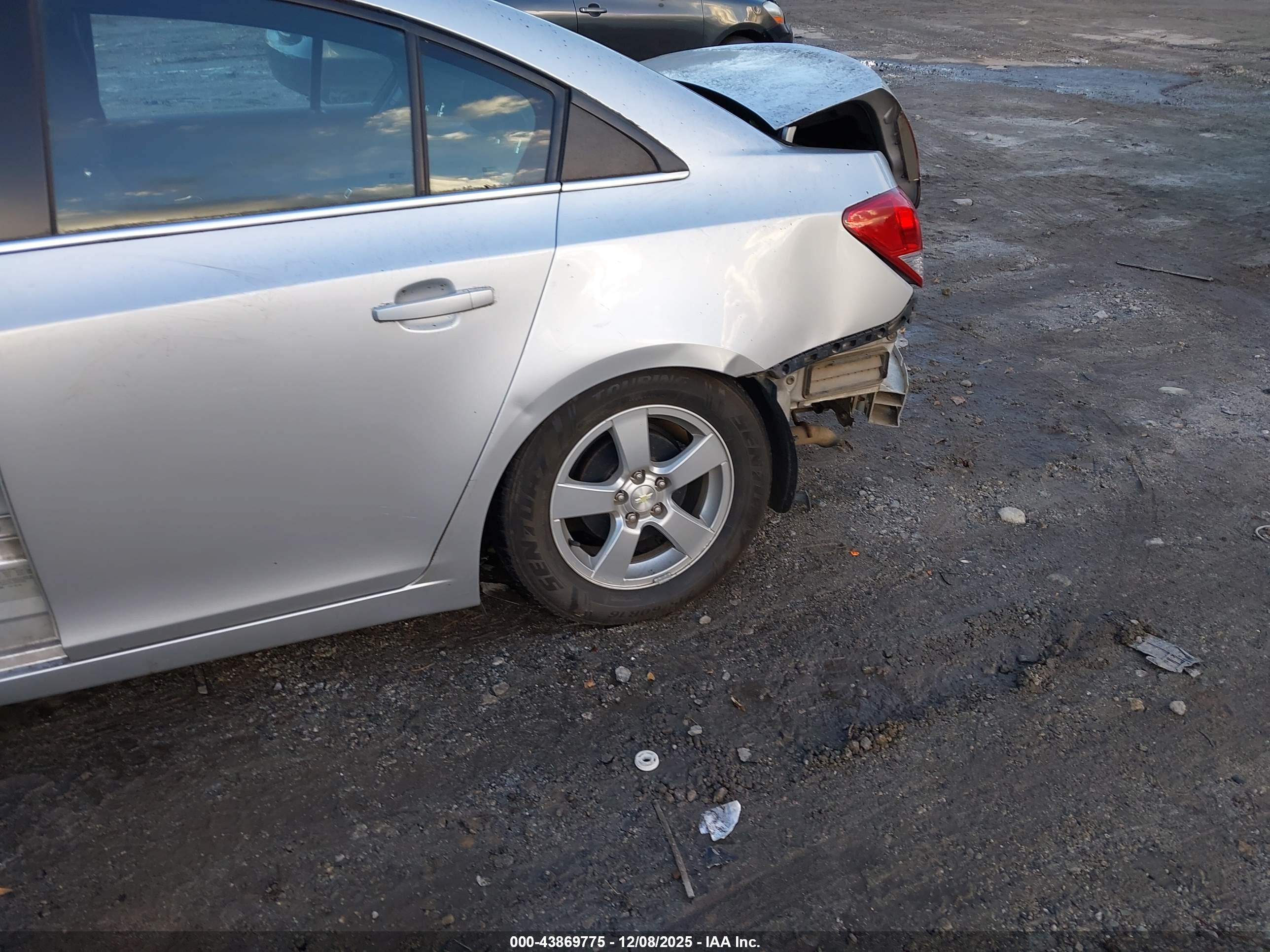 CHEVROLET CRUZE image 6