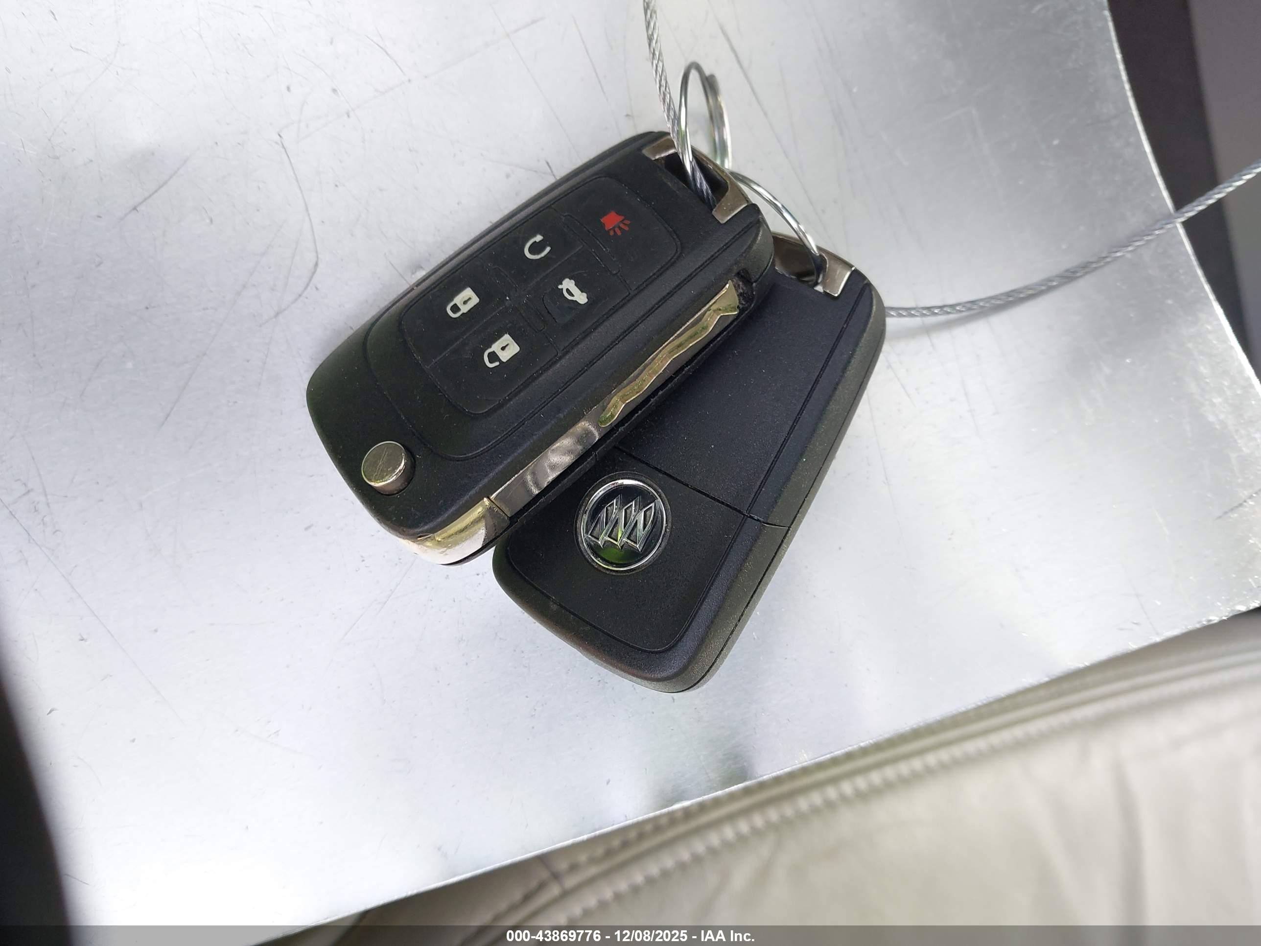 BUICK LACROSSE image 11