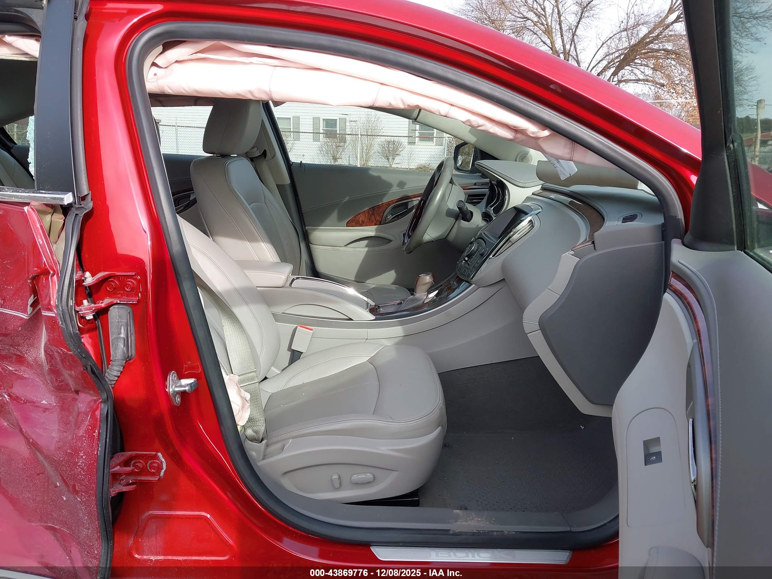 BUICK LACROSSE image 5