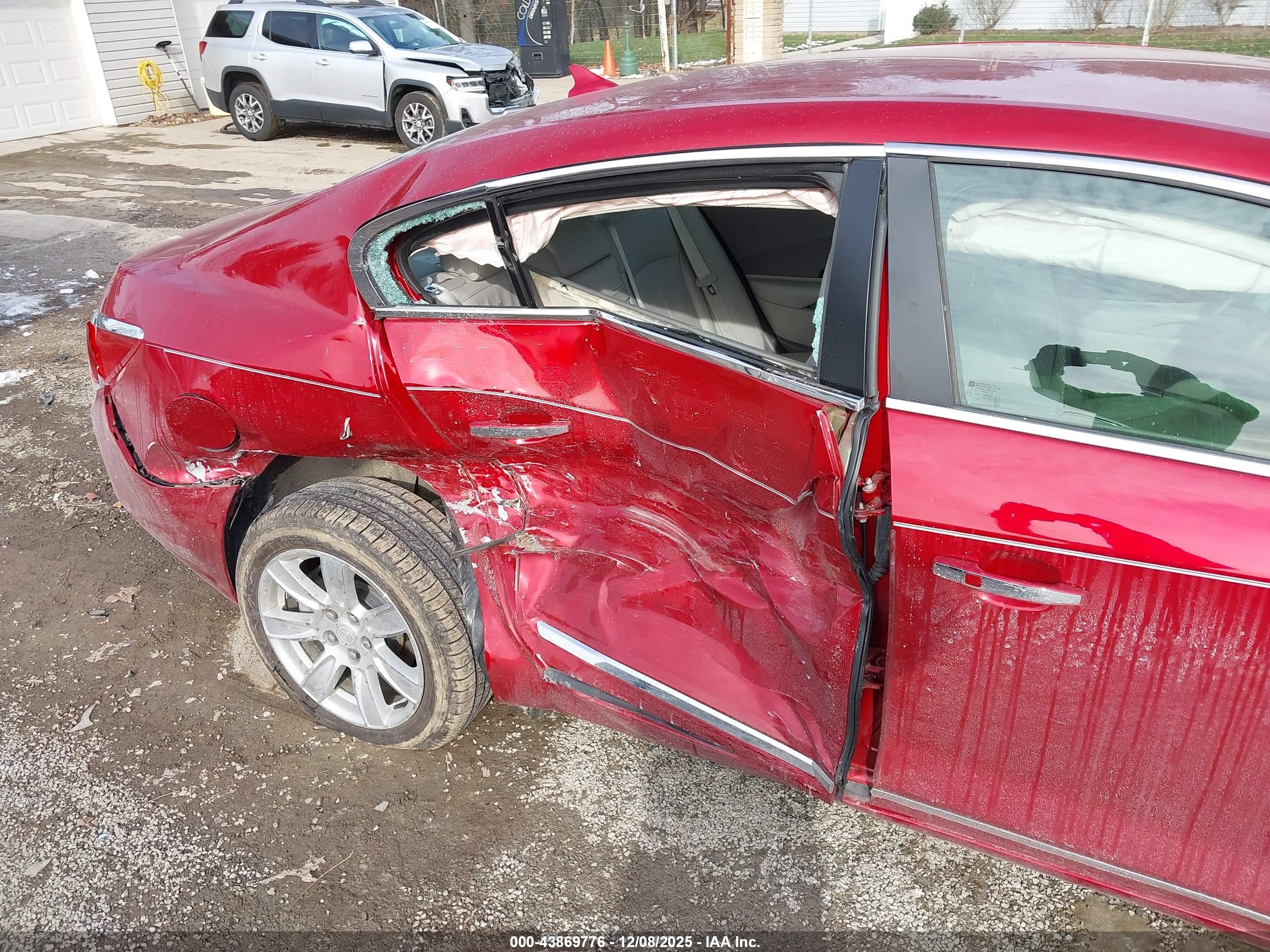 BUICK LACROSSE image 6