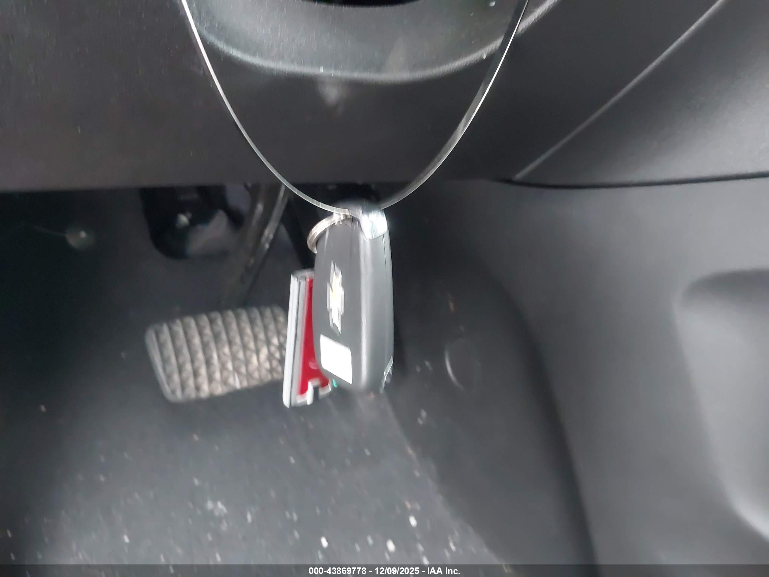 CHEVROLET EQUINOX image 11