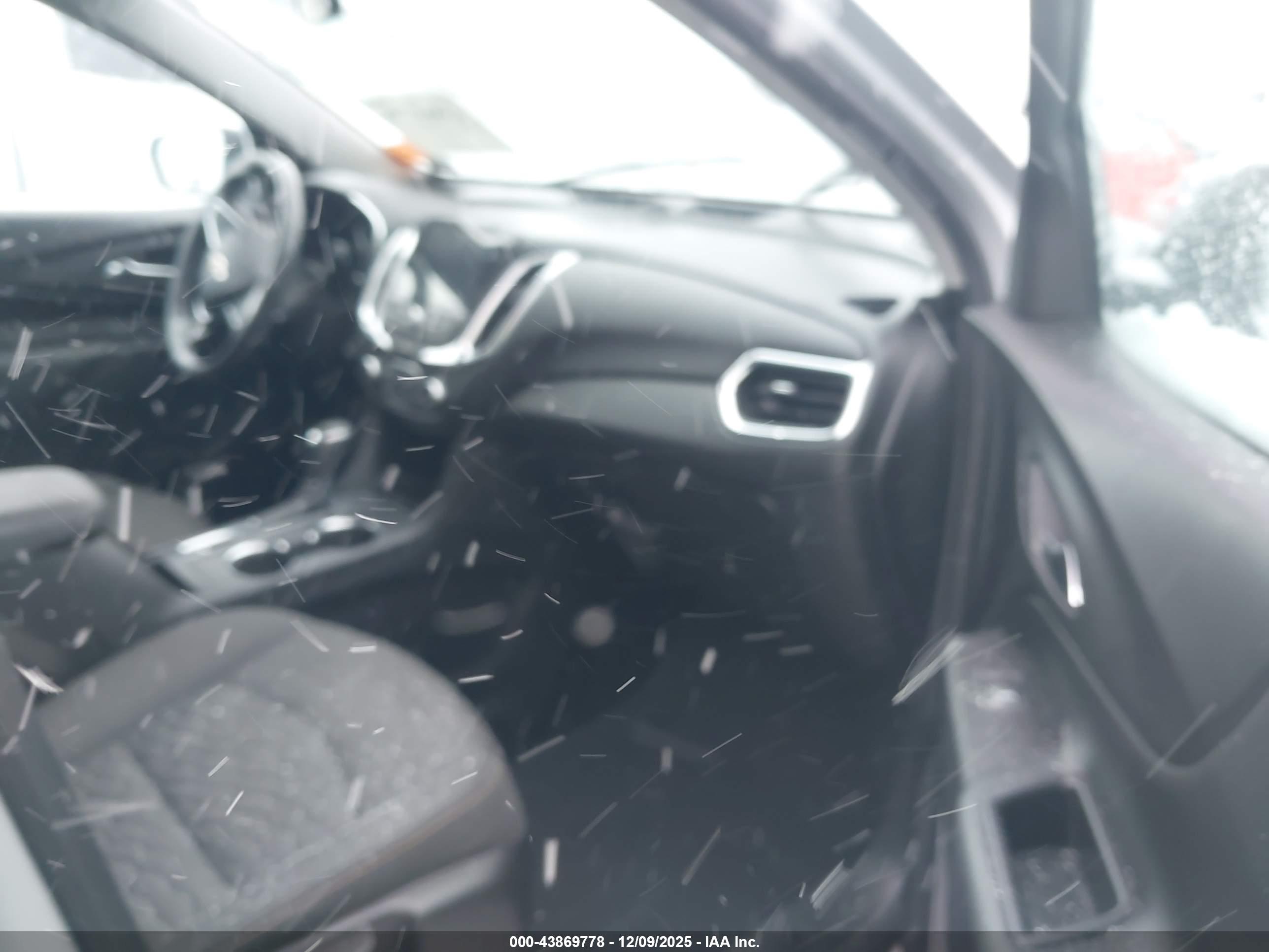 CHEVROLET EQUINOX image 5