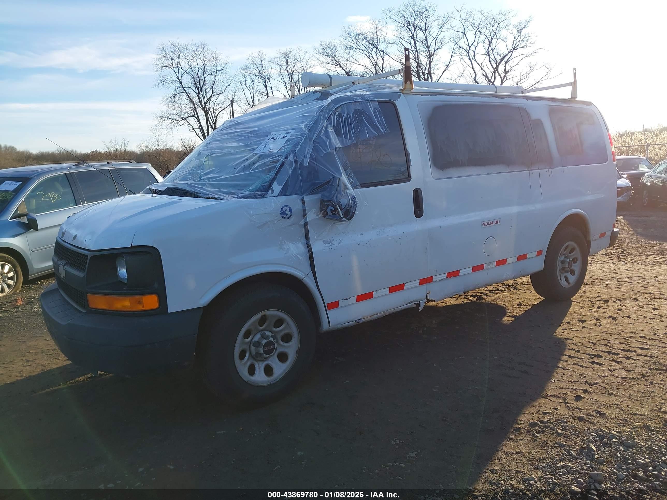 CHEVROLET EXPRESS image 2