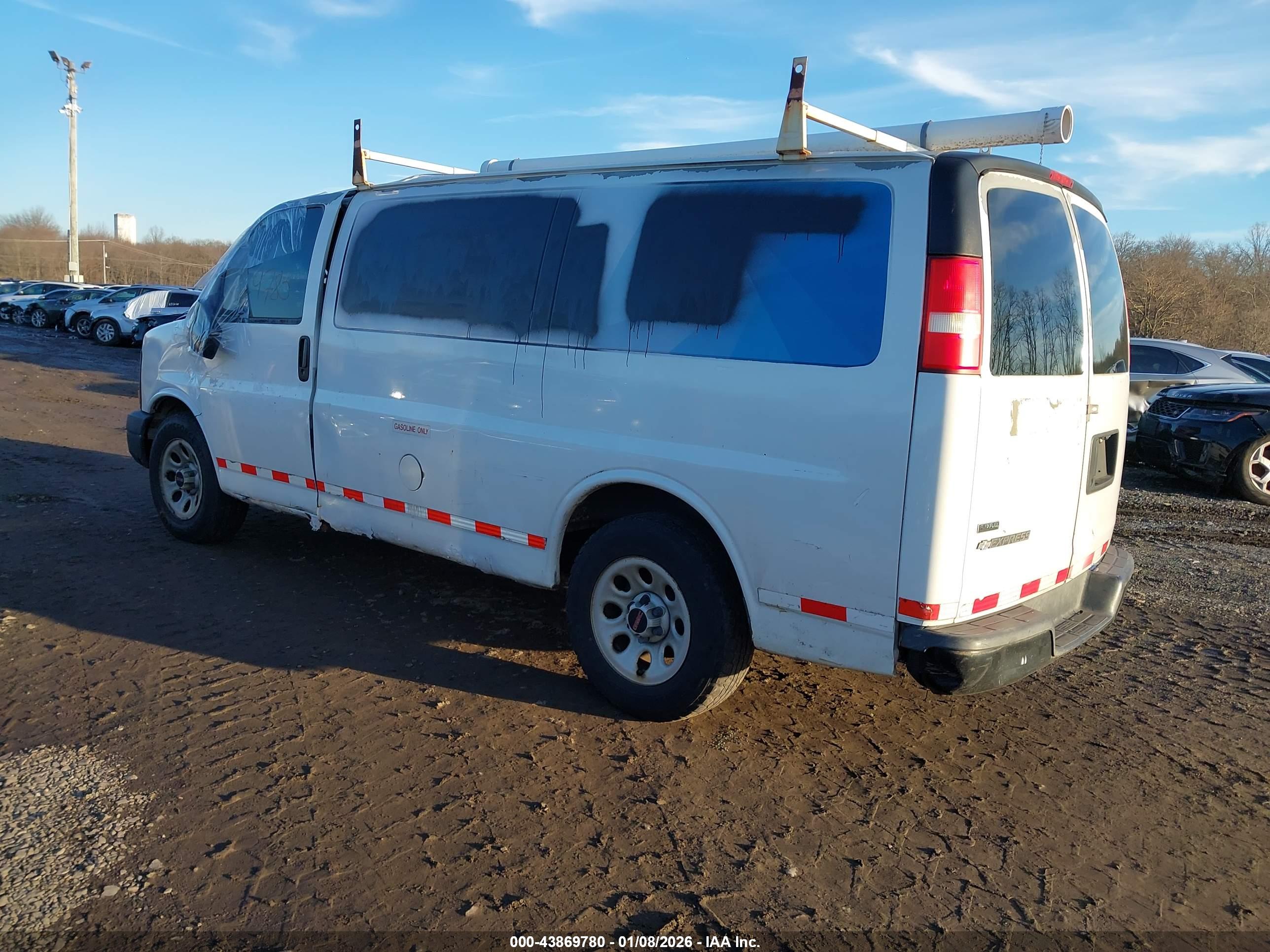 CHEVROLET EXPRESS image 3