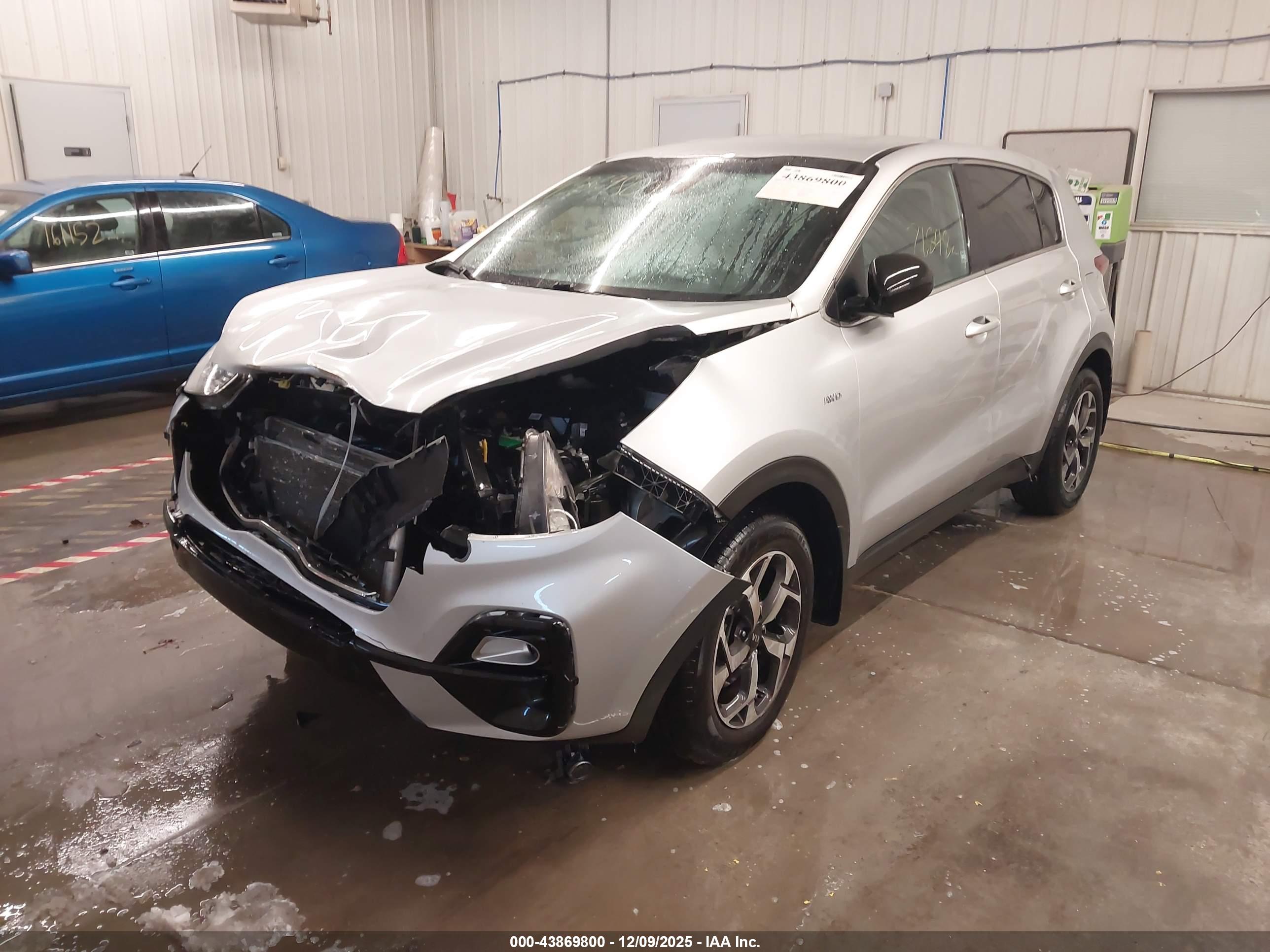KIA SPORTAGE image 2