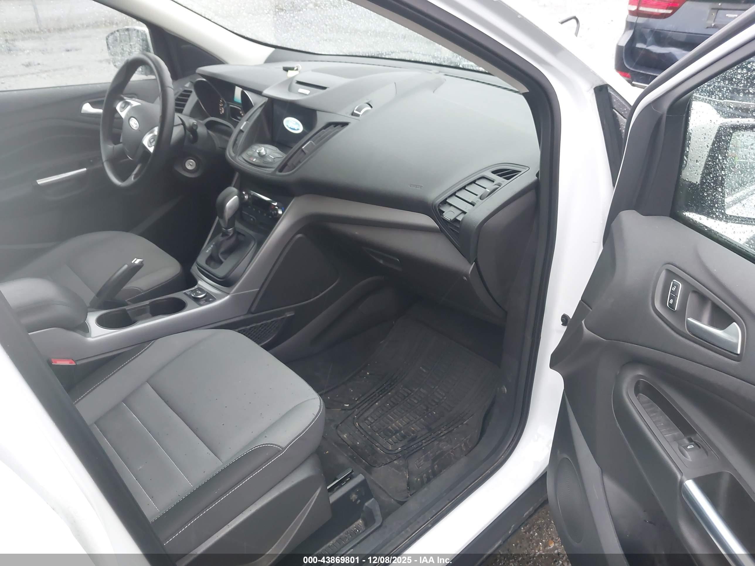 FORD ESCAPE image 5