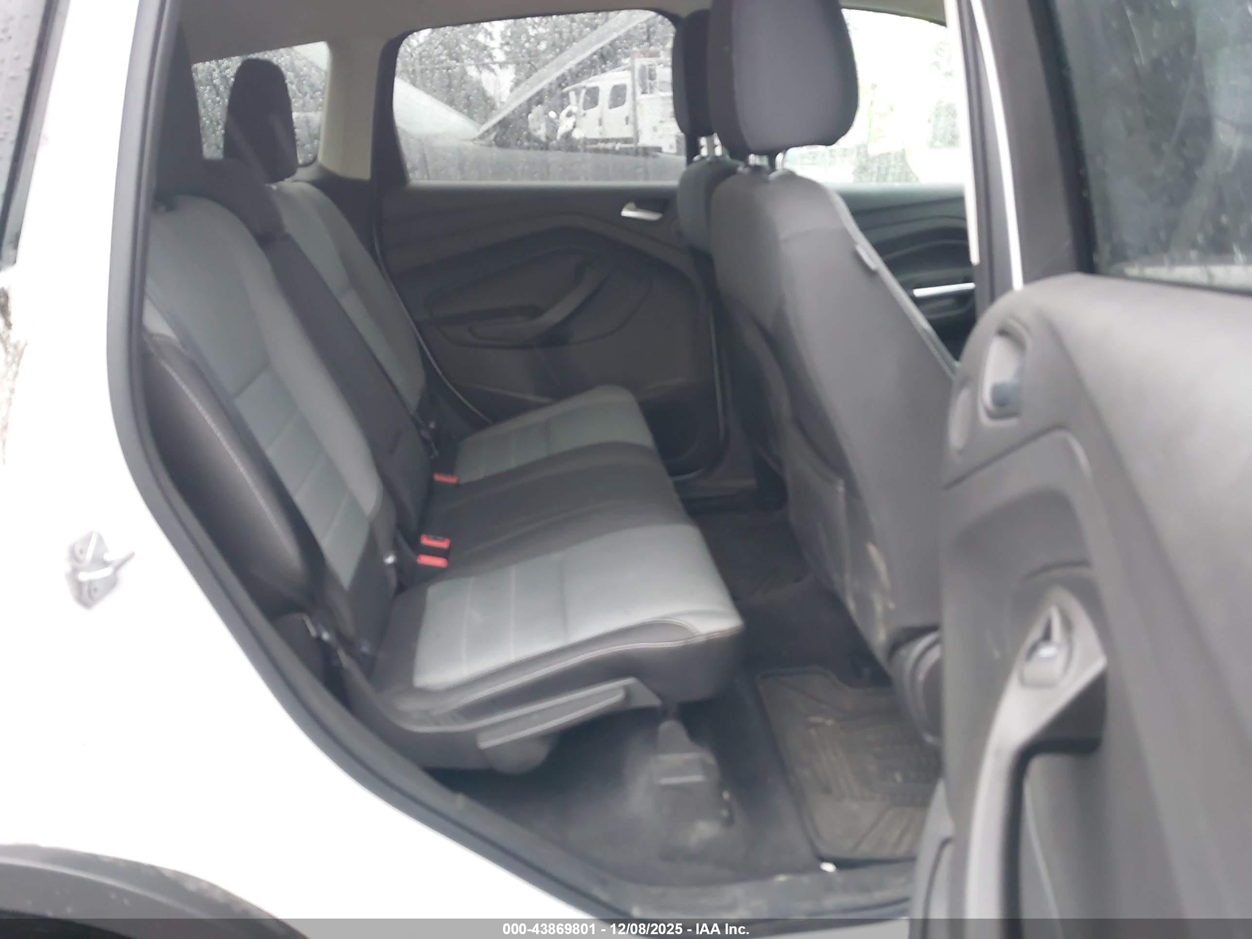 FORD ESCAPE image 8