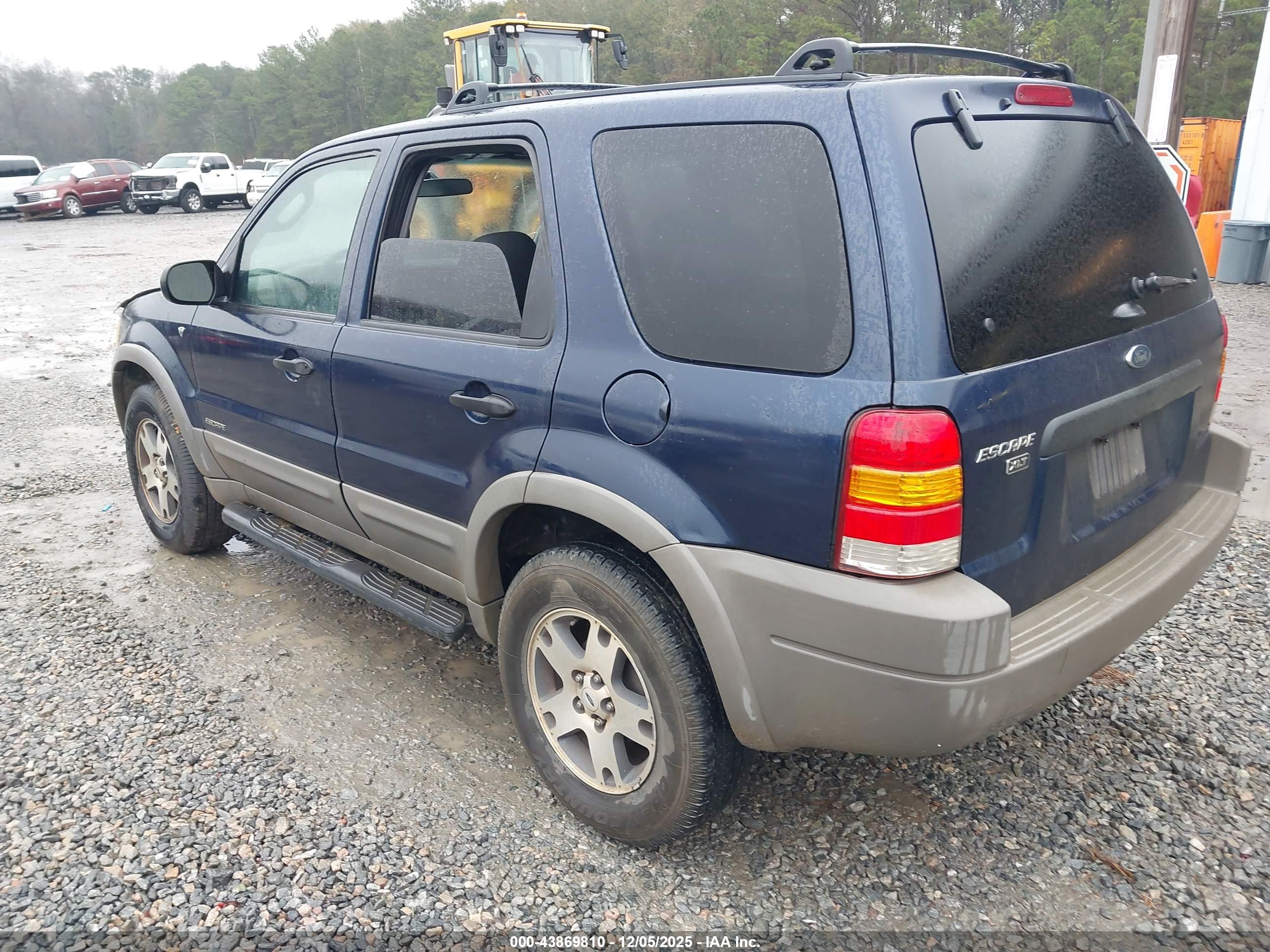 FORD ESCAPE image 3
