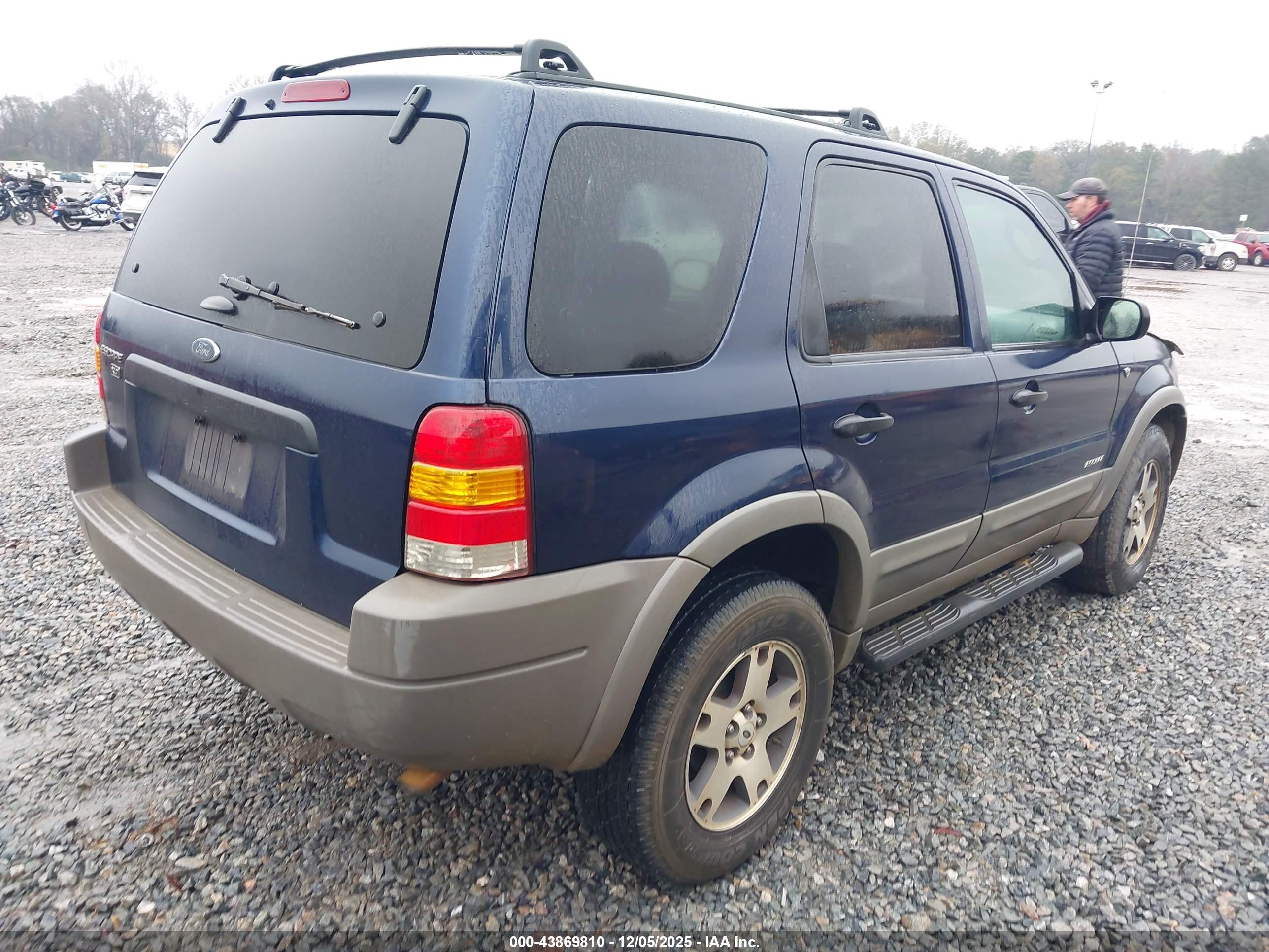 FORD ESCAPE image 4