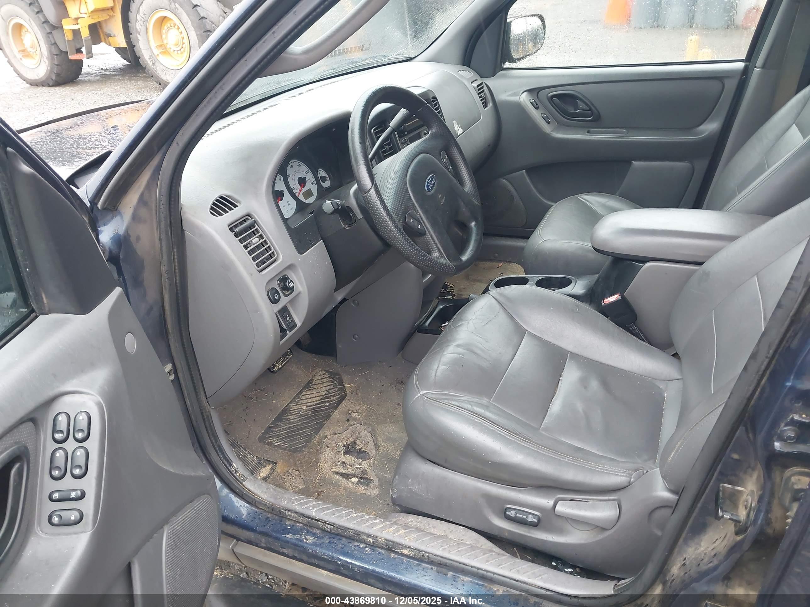 FORD ESCAPE image 5