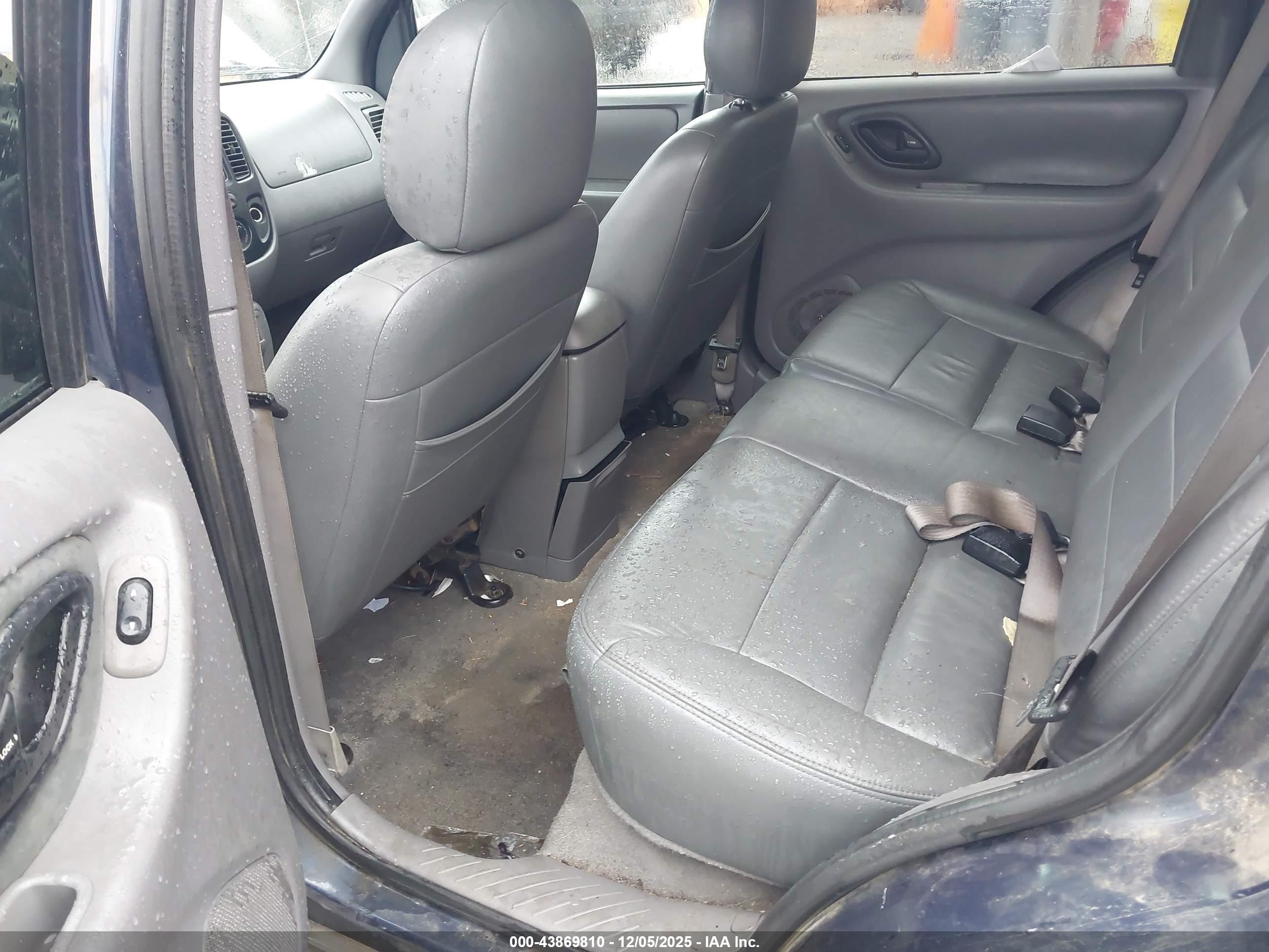 FORD ESCAPE image 8