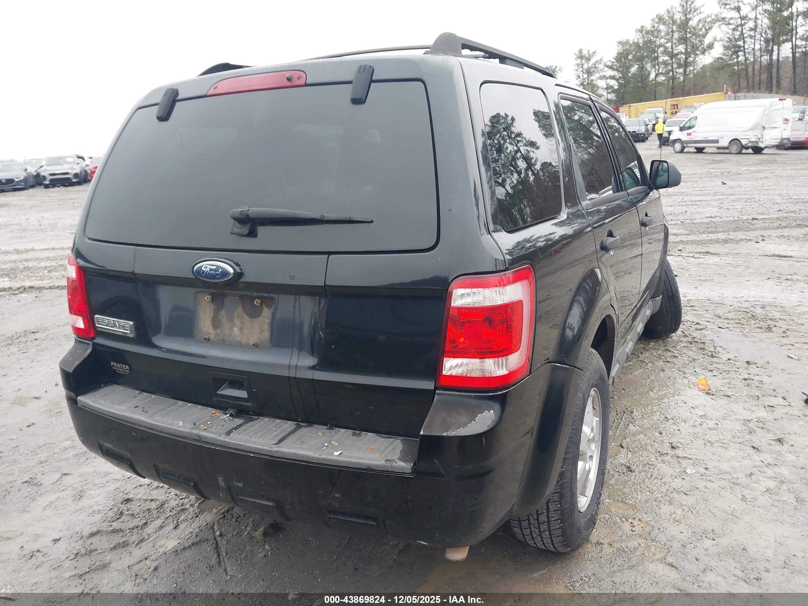 FORD ESCAPE image 4