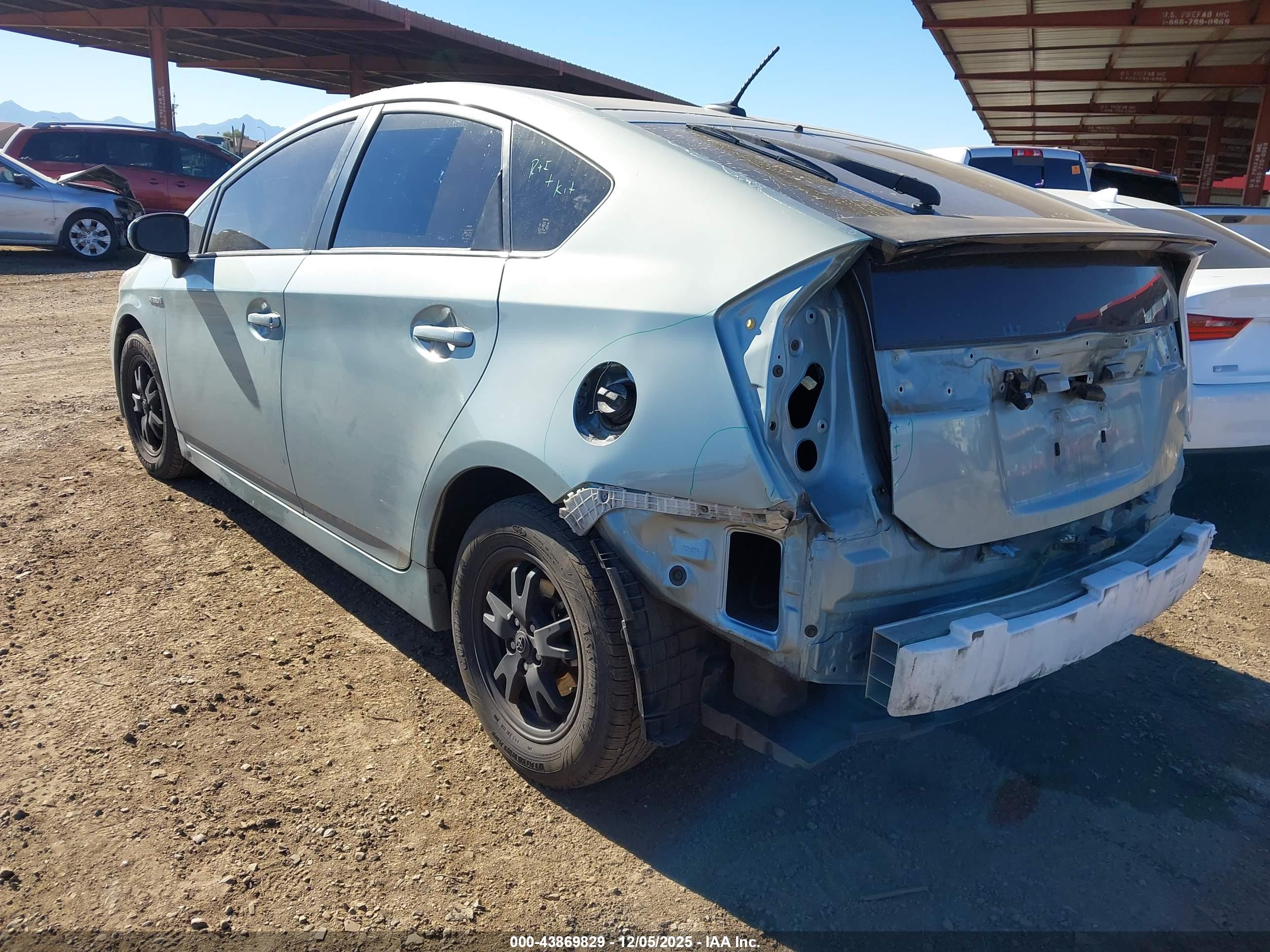 TOYOTA PRIUS image 3