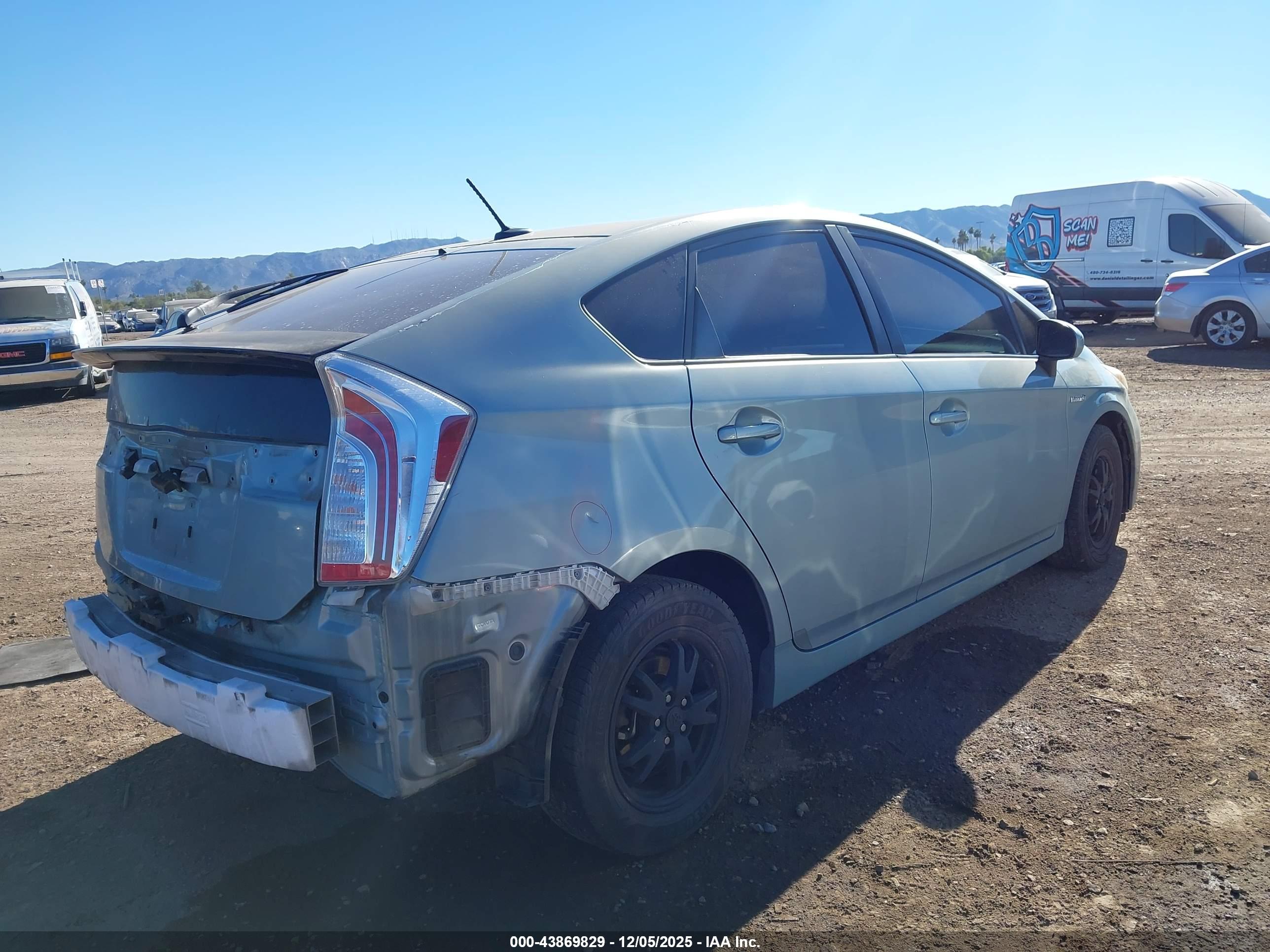 TOYOTA PRIUS image 4