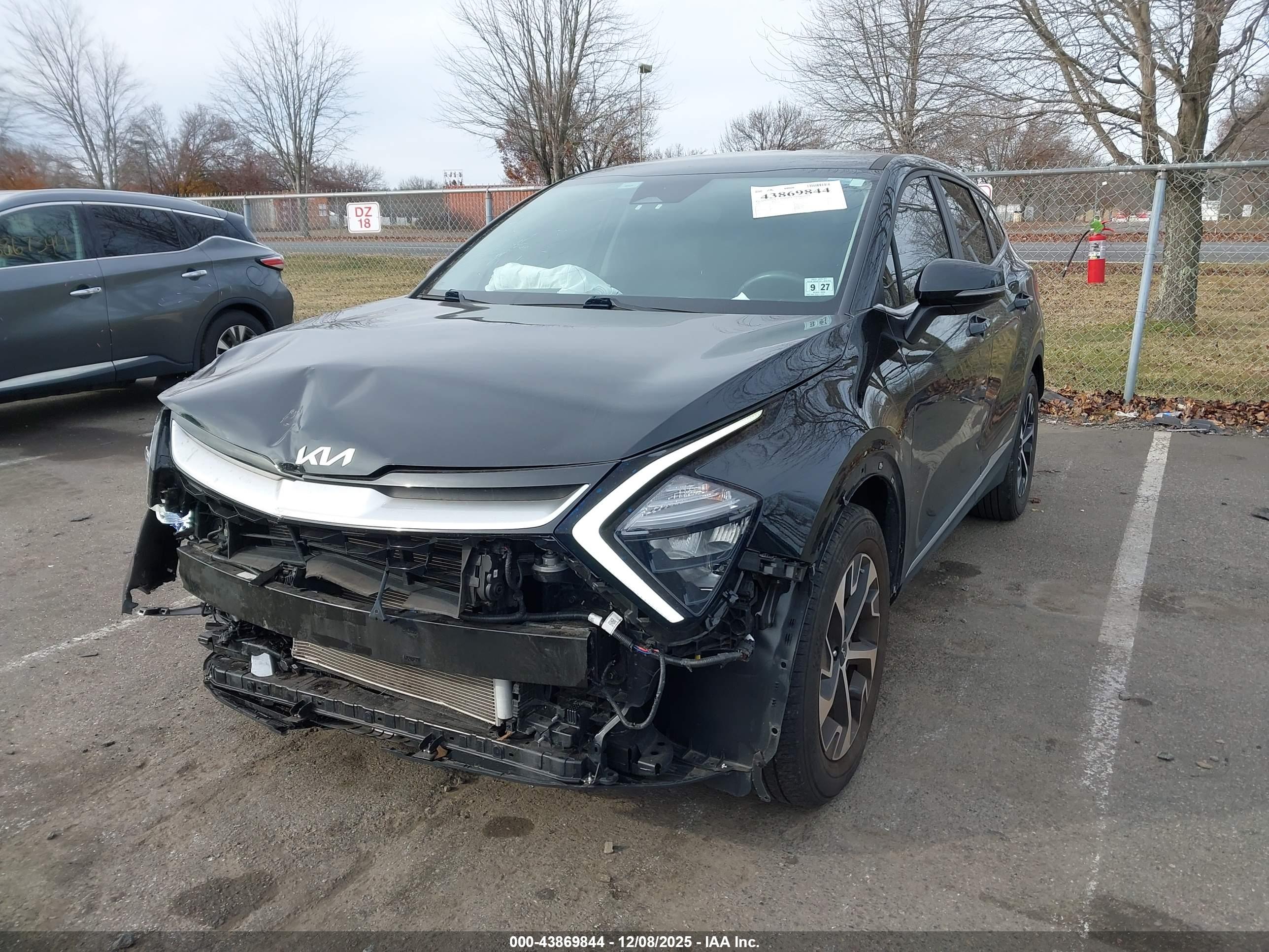 KIA SPORTAGE image 2