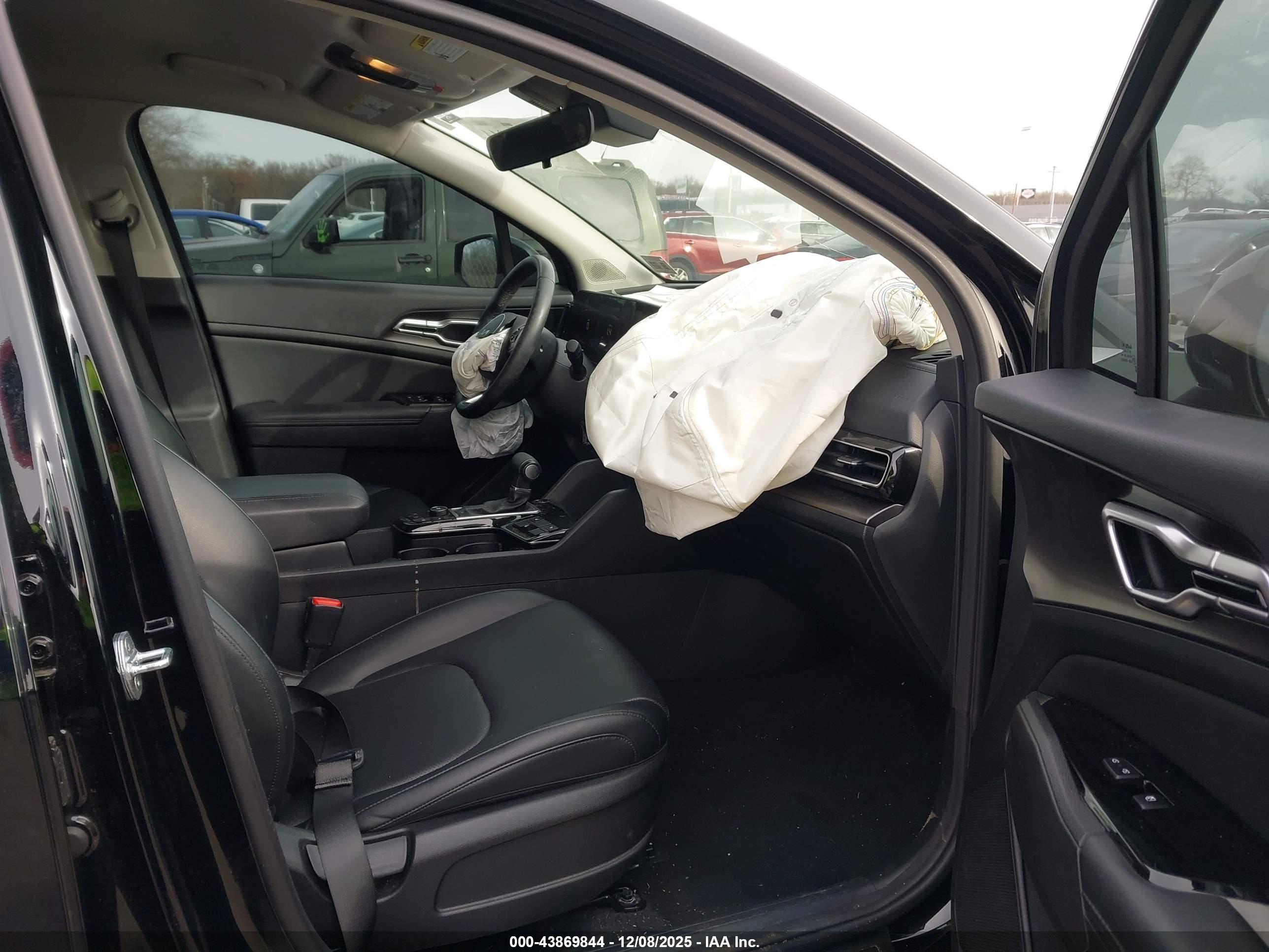 KIA SPORTAGE image 5