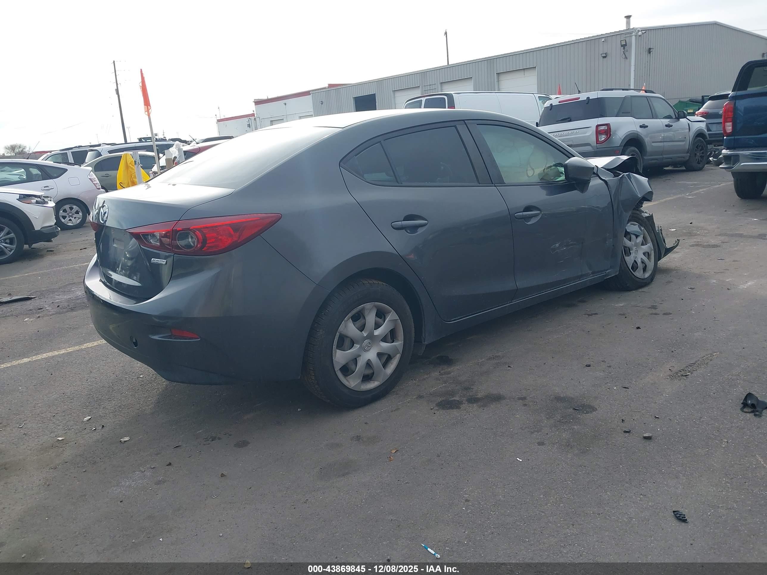 MAZDA MAZDA3 image 4