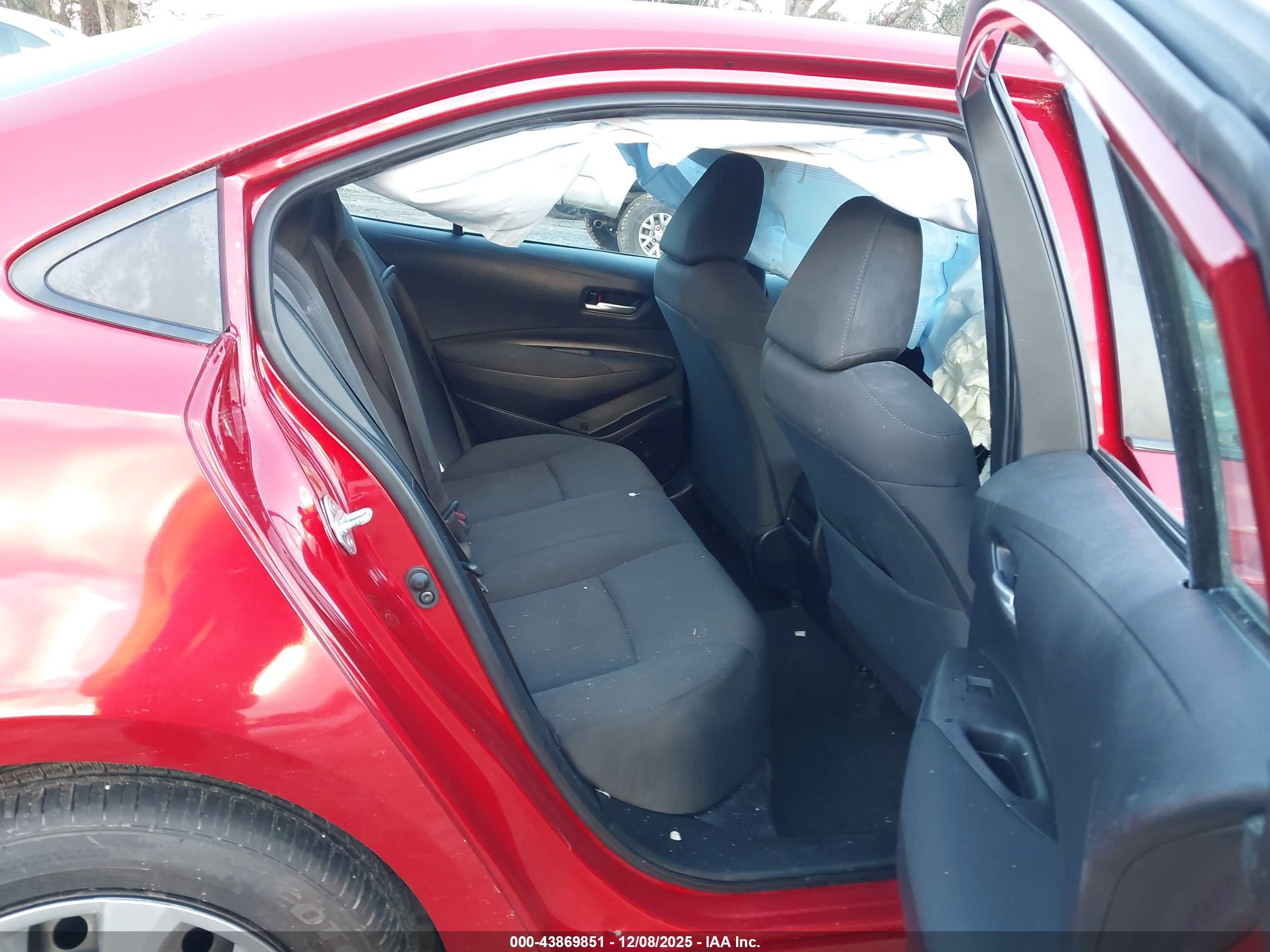 TOYOTA COROLLA image 8