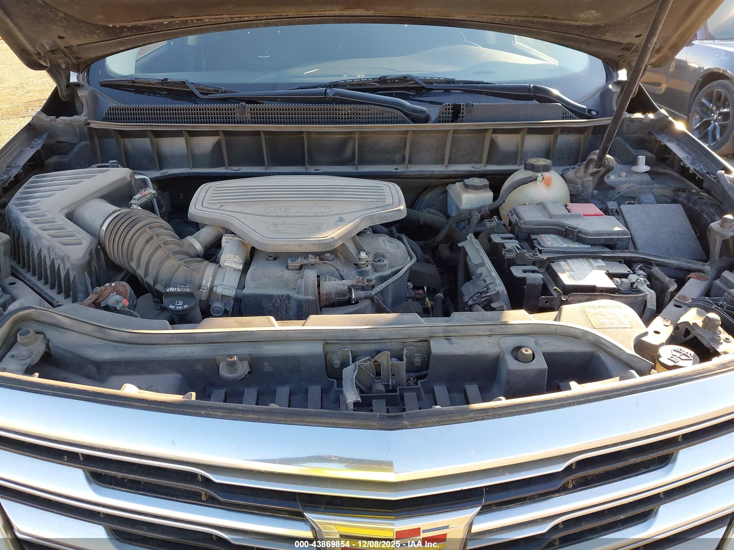 CADILLAC XT5 image 10