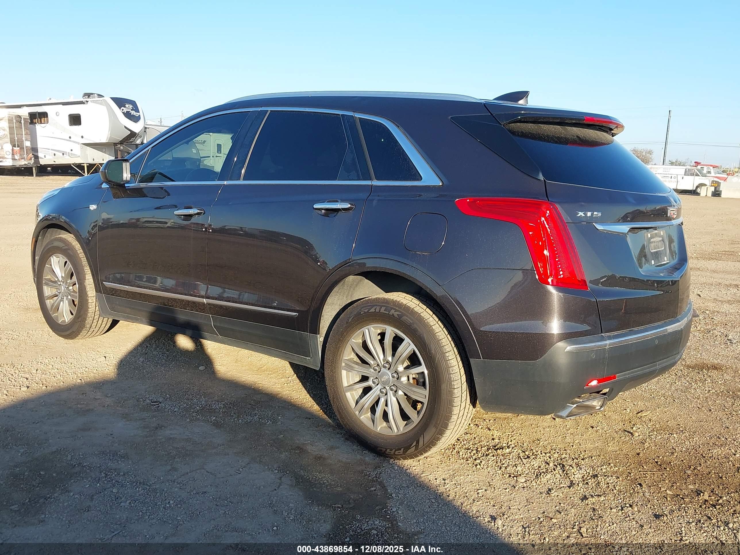 CADILLAC XT5 image 3