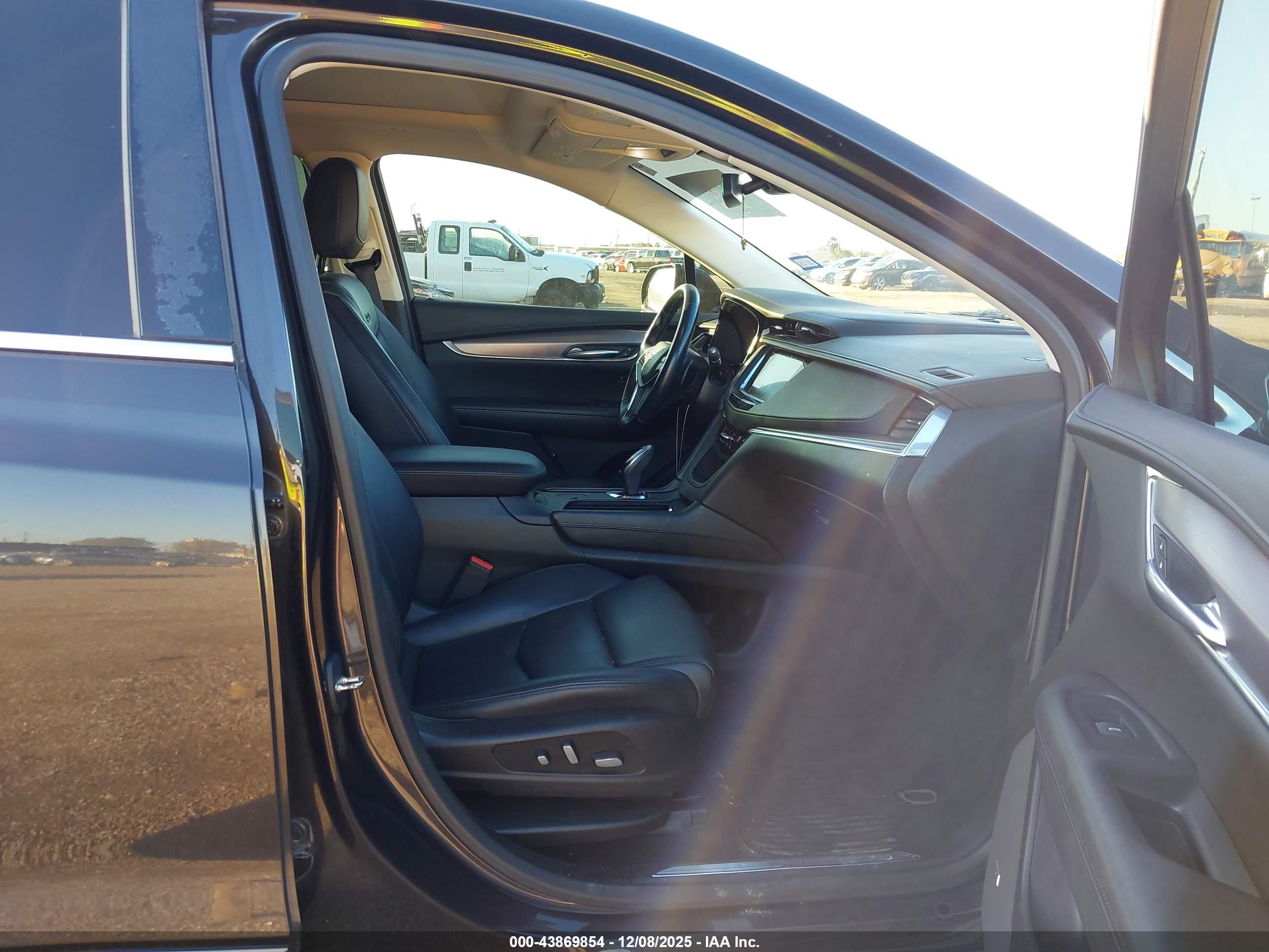 CADILLAC XT5 image 5