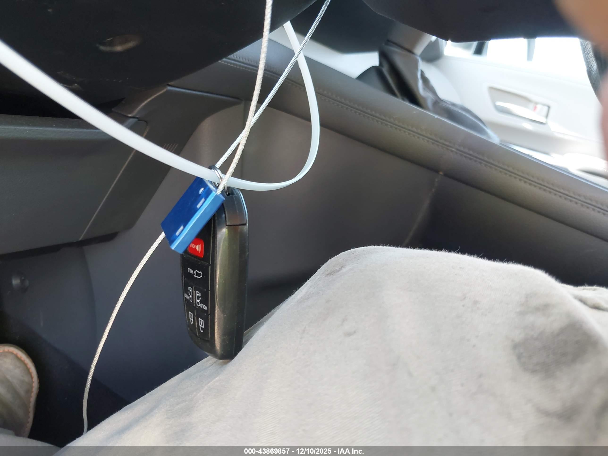TOYOTA SIENNA image 11