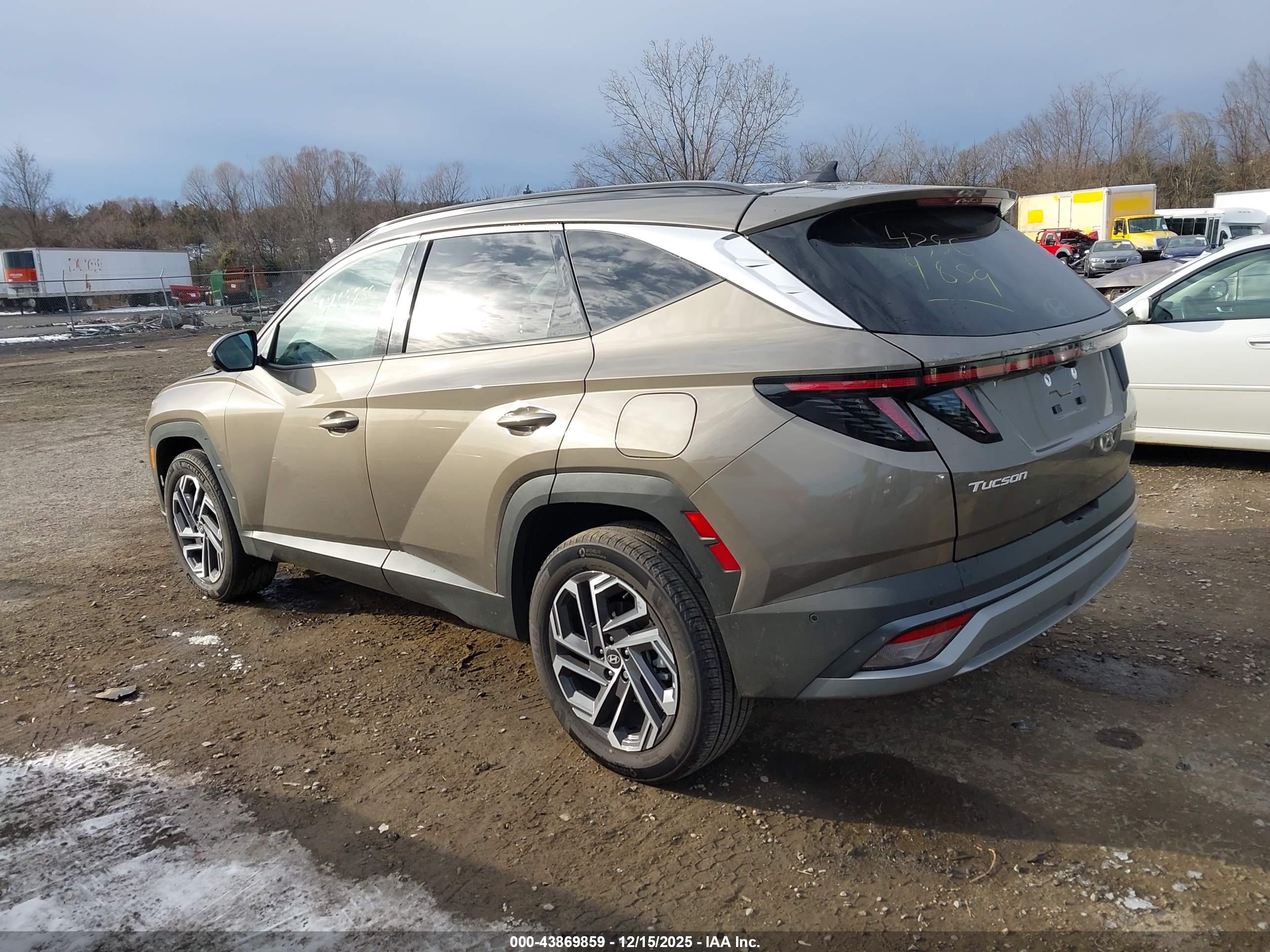 HYUNDAI TUCSON image 3
