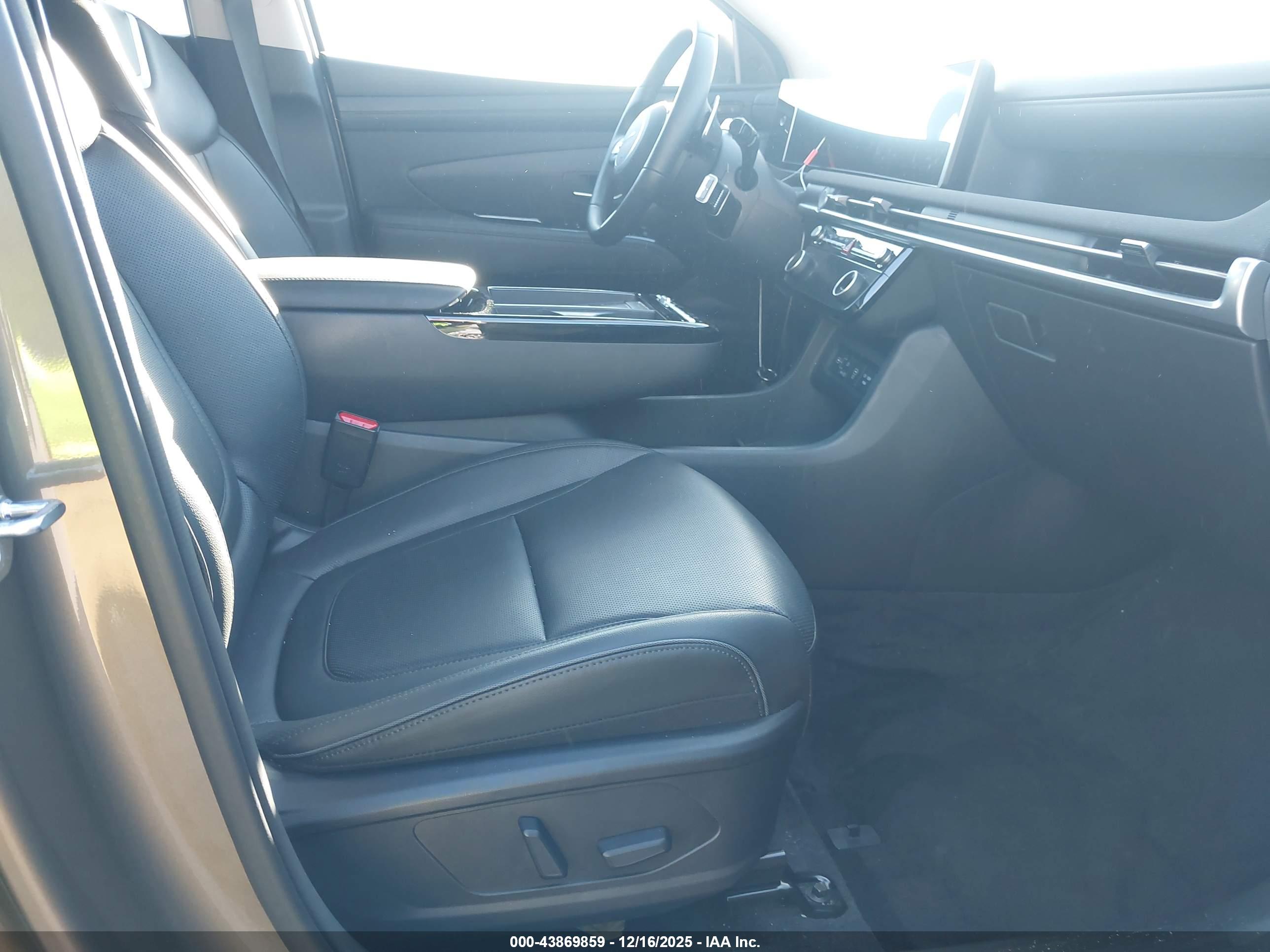 HYUNDAI TUCSON image 5