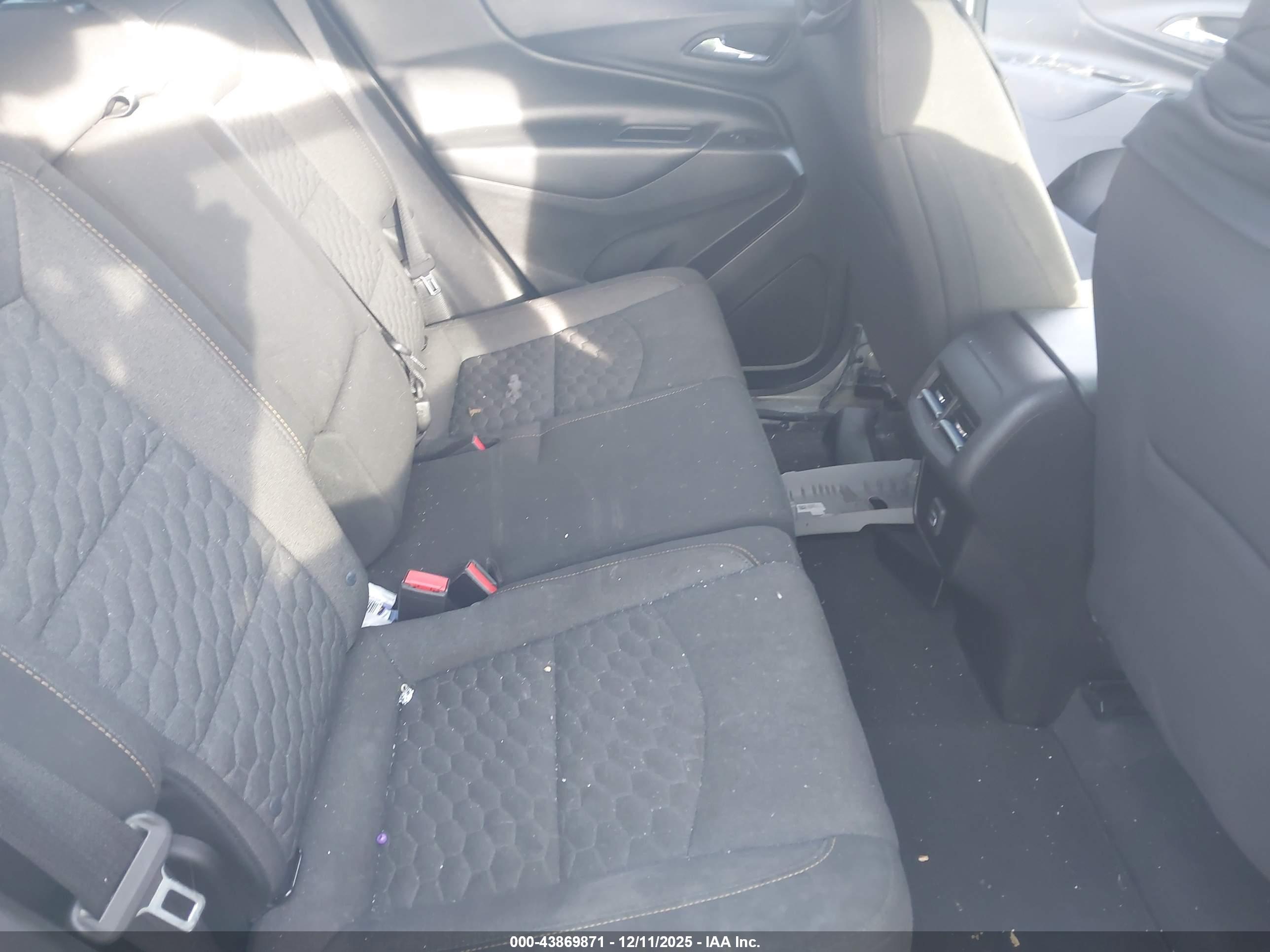 CHEVROLET EQUINOX image 8