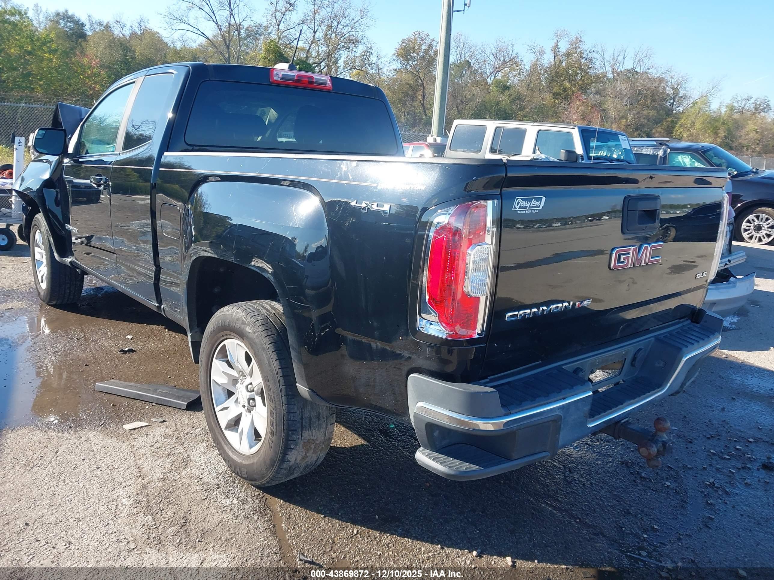 GMC CANYON image 3