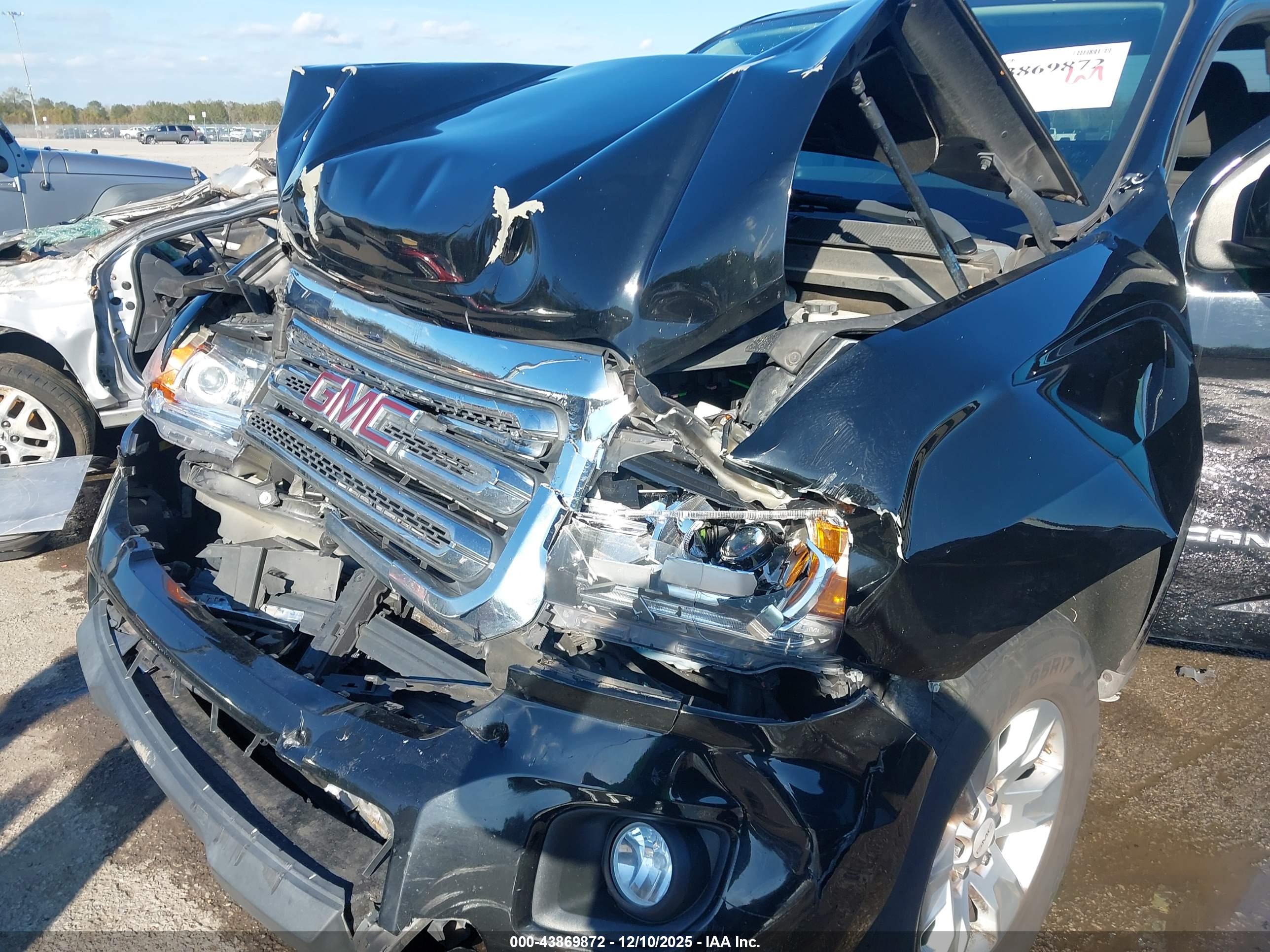 GMC CANYON image 6