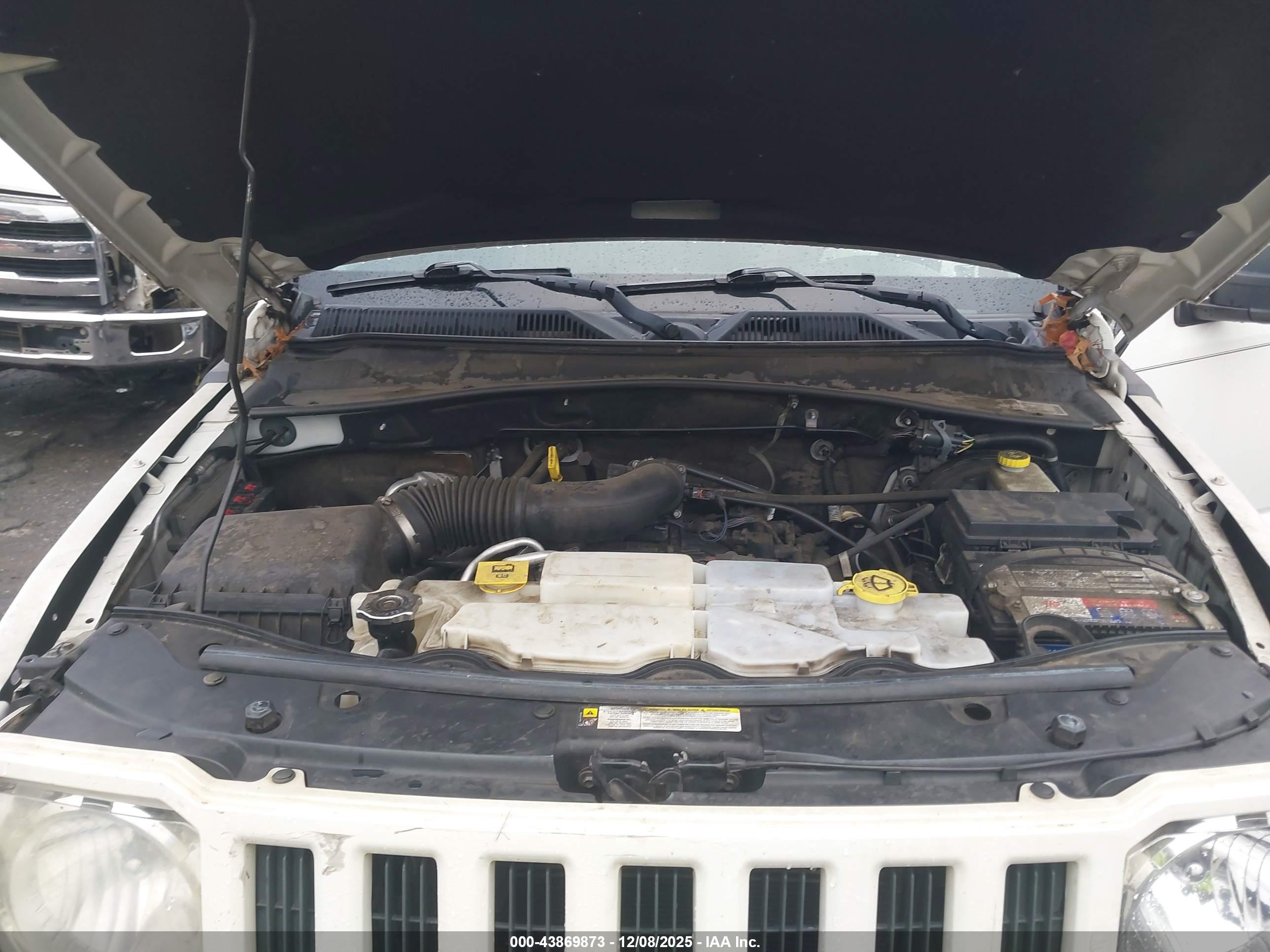 JEEP LIBERTY image 10