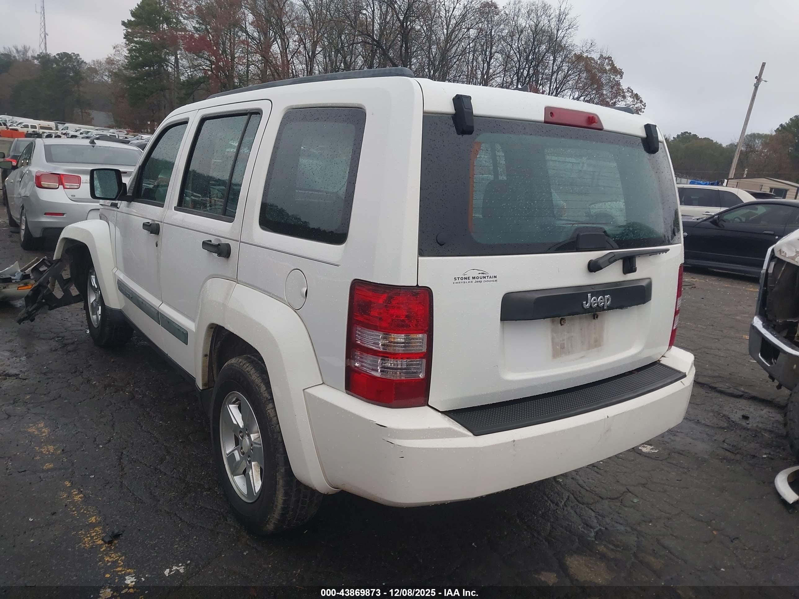 JEEP LIBERTY image 3