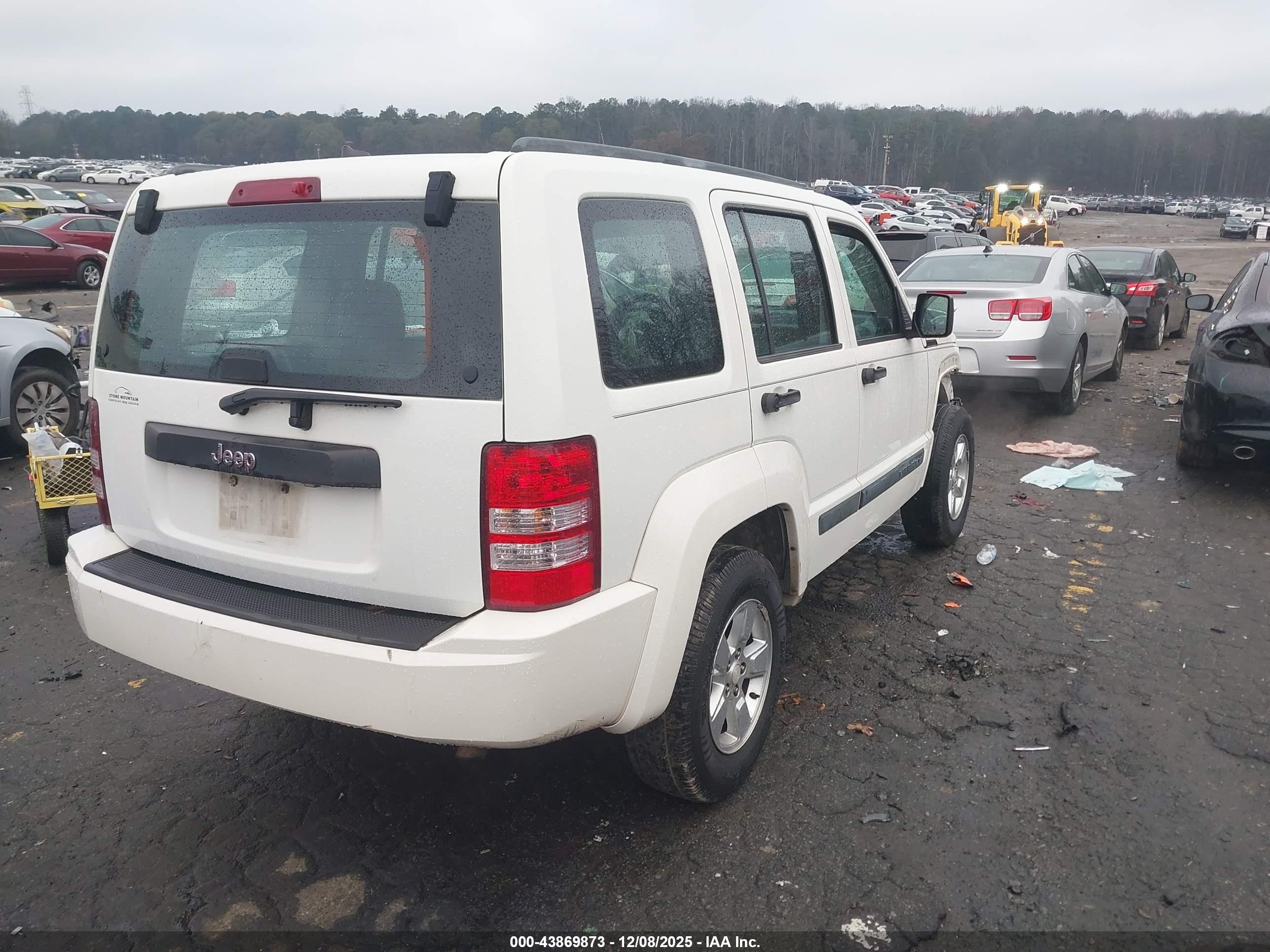 JEEP LIBERTY image 4