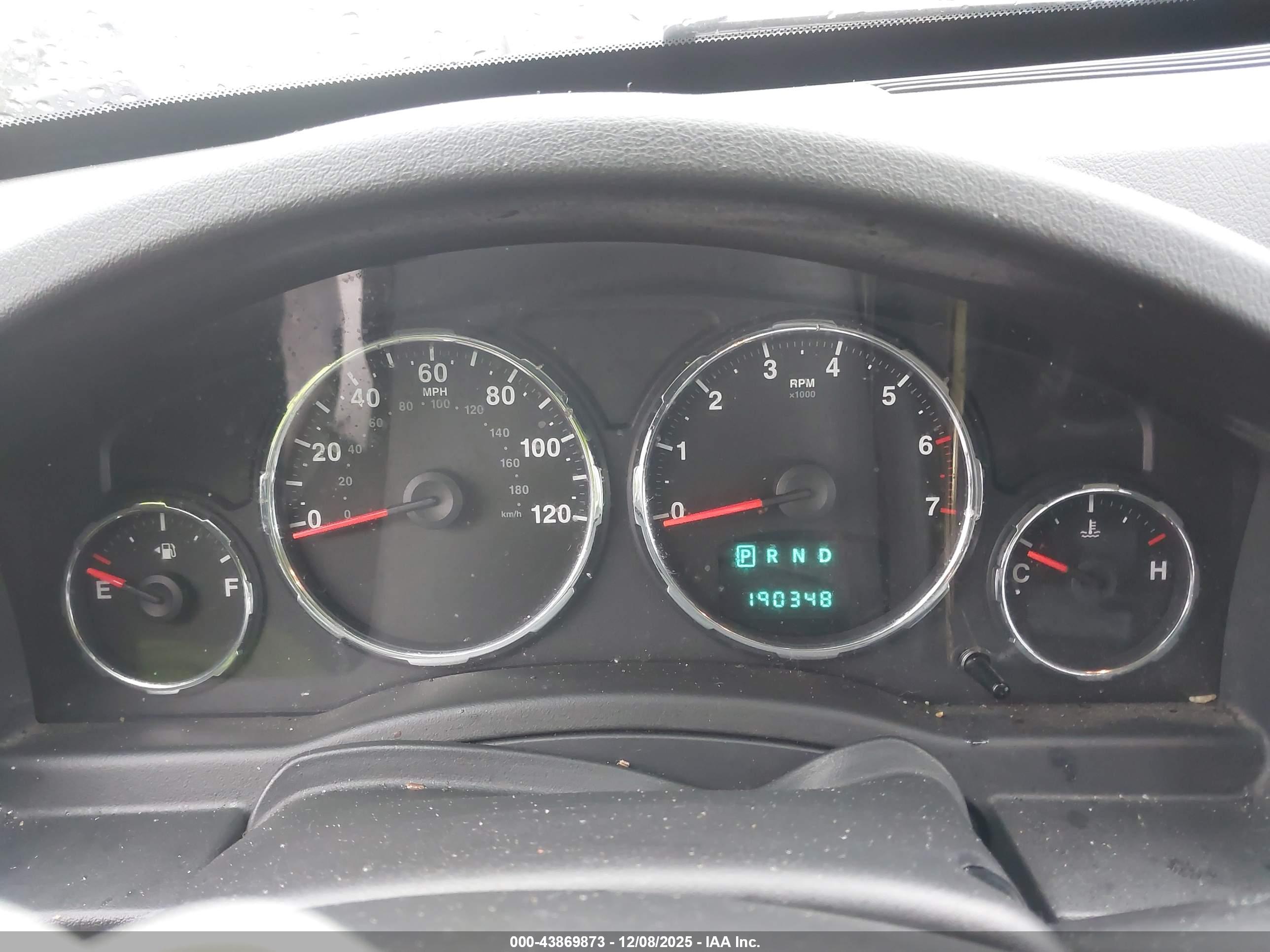 JEEP LIBERTY image 7