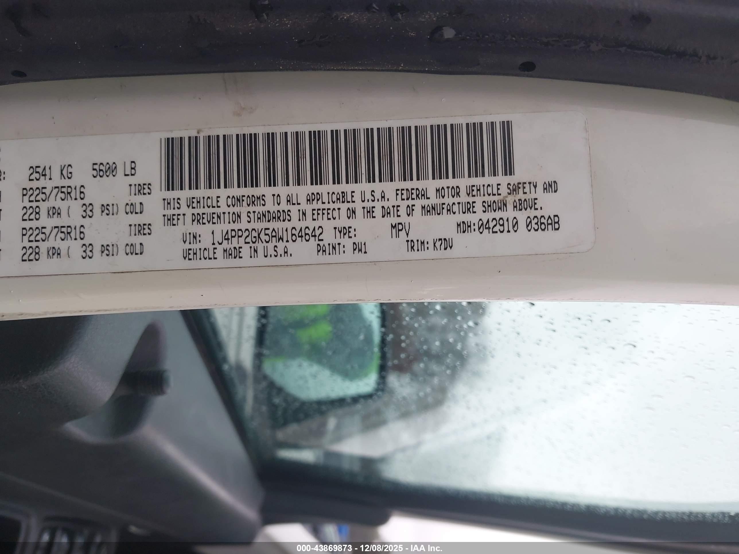JEEP LIBERTY image 9