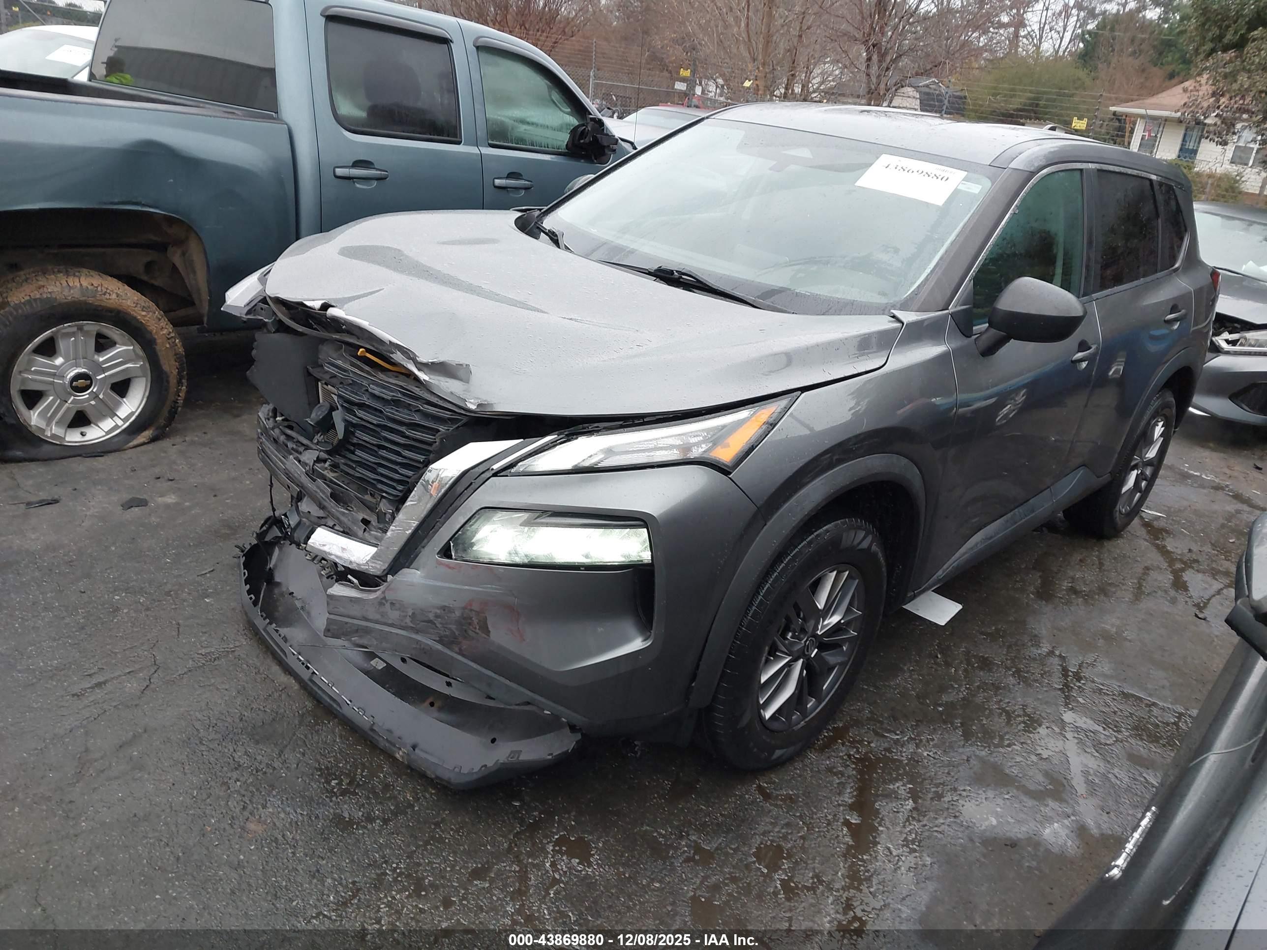 NISSAN ROGUE image 2