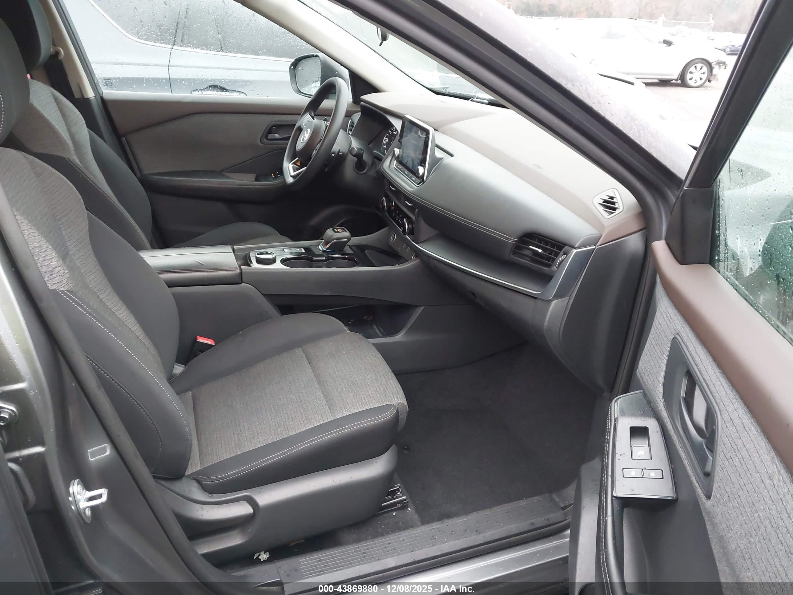 NISSAN ROGUE image 5
