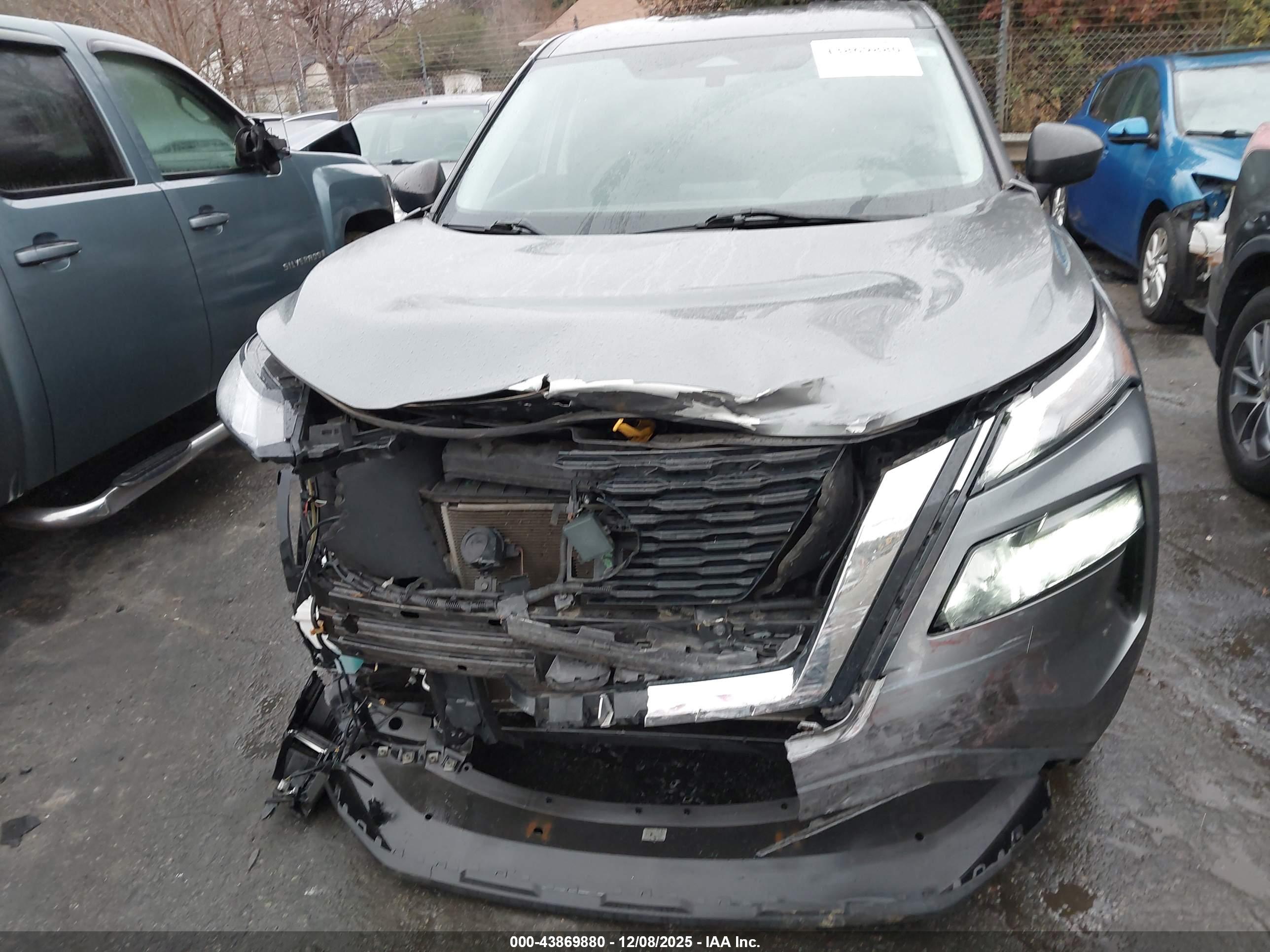 NISSAN ROGUE image 6
