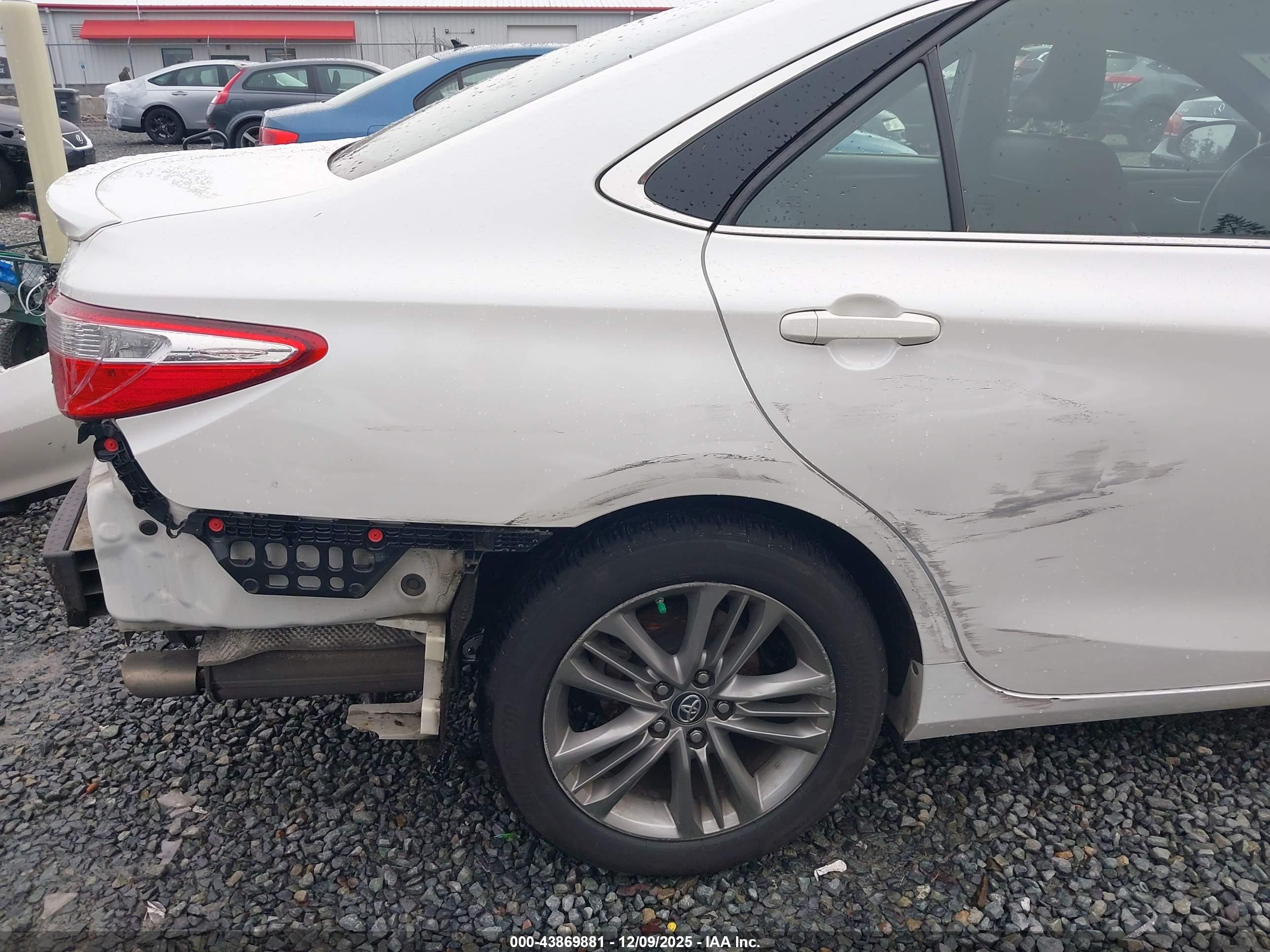 TOYOTA CAMRY image 6