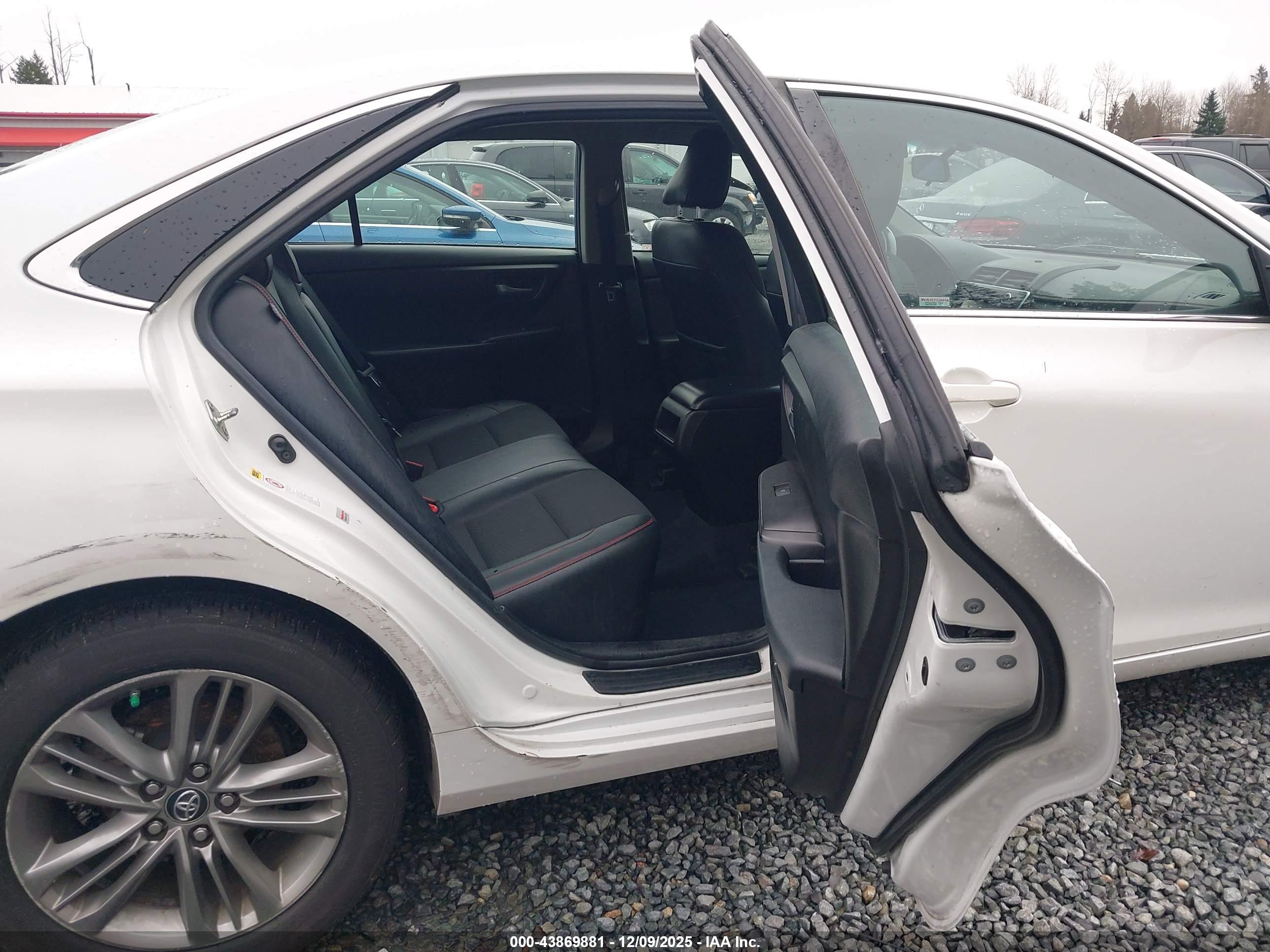 TOYOTA CAMRY image 8