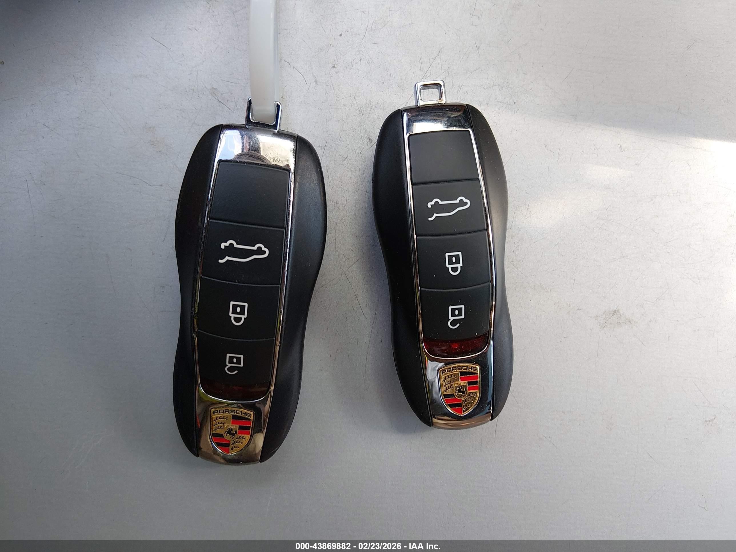 PORSCHE MACAN image 11