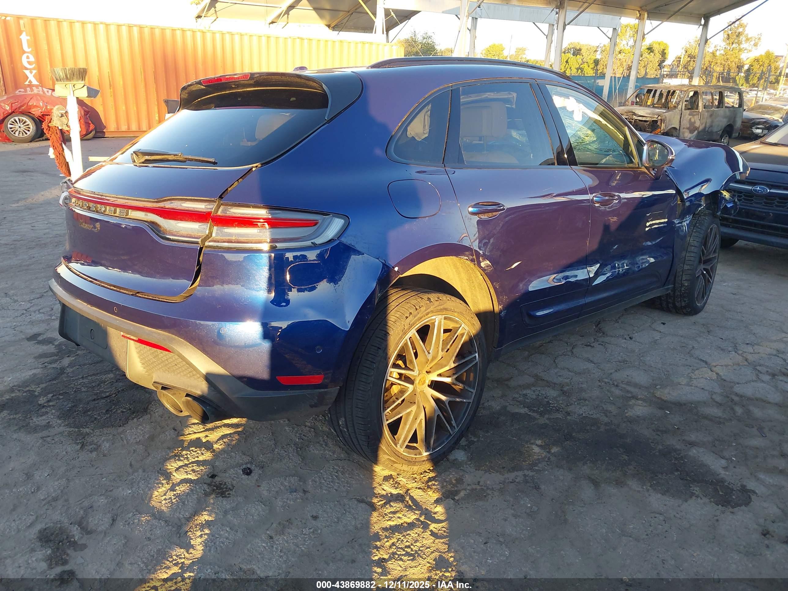 PORSCHE MACAN image 4
